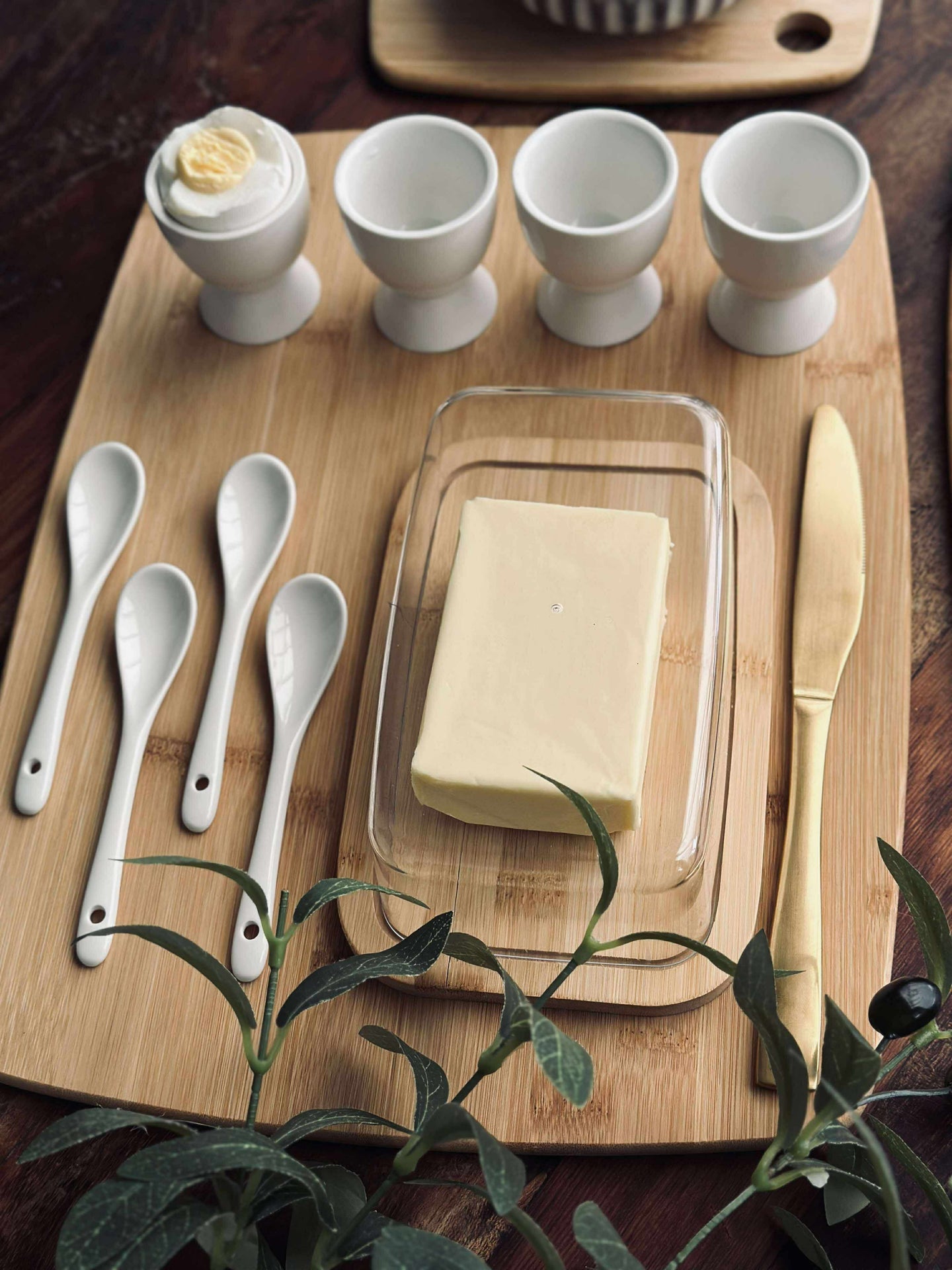 Äggkoppar i porslin - 8 st med skedar