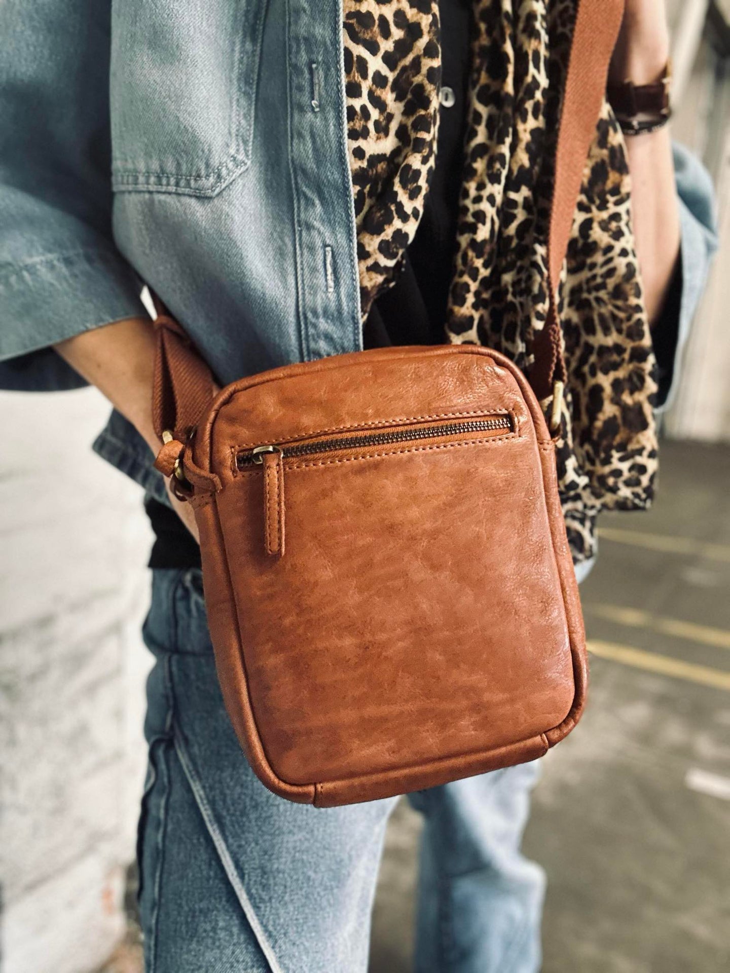 Mobilväska / Crossover – Cognac