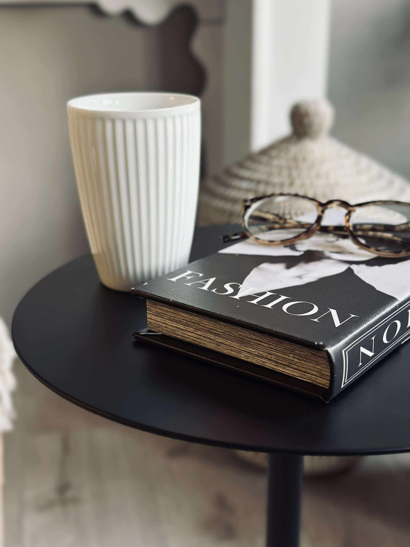 Sido bord - Svart metall