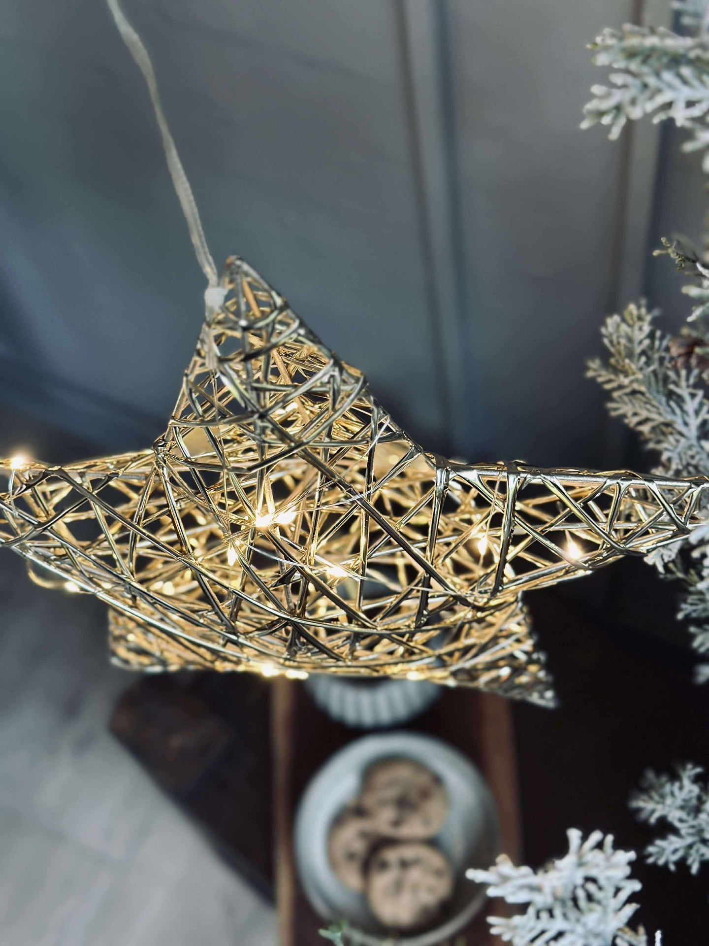 Stjärna med LED-ljus - Guld