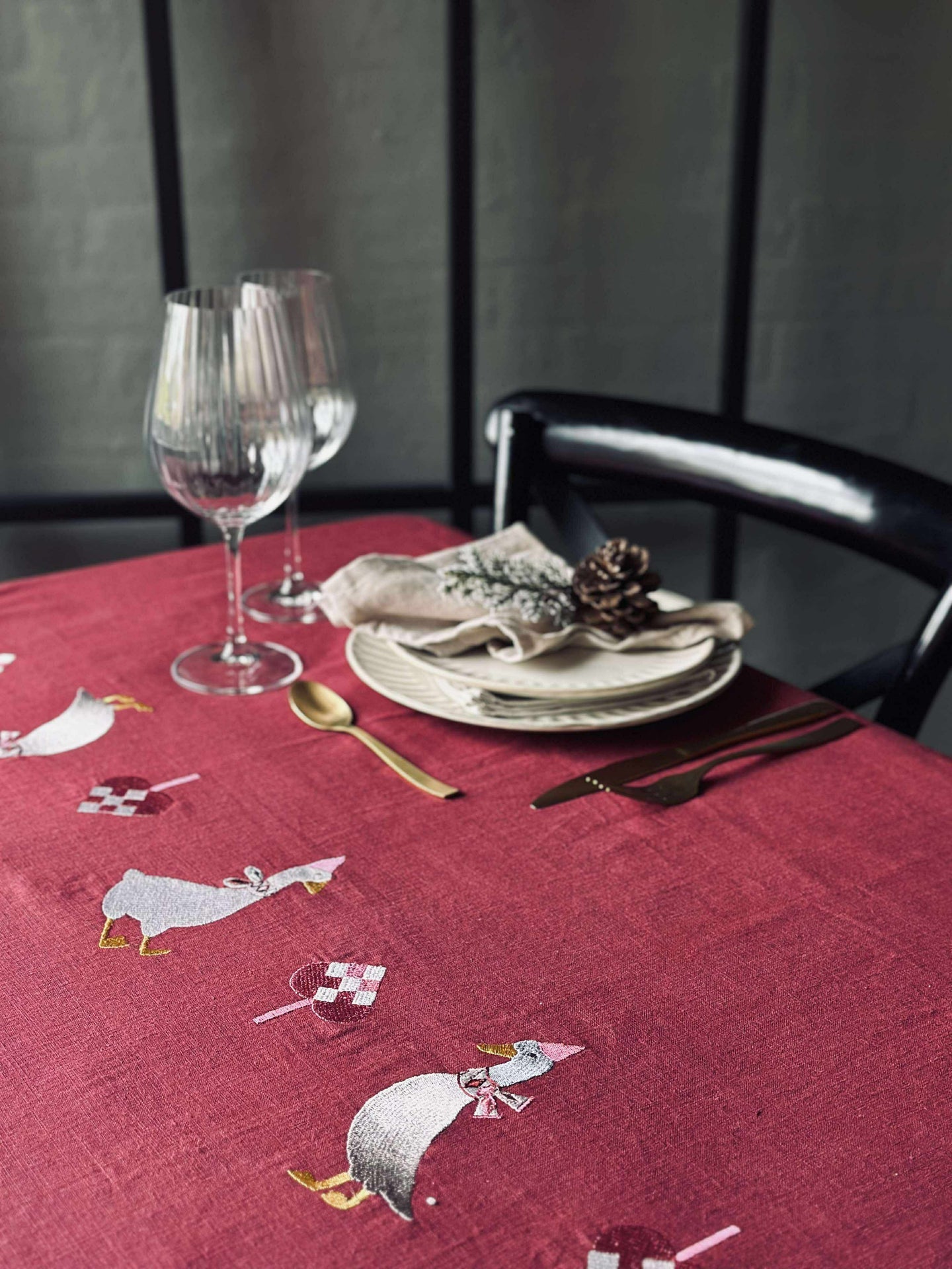 Julduk 140x240 - Broderi med änder