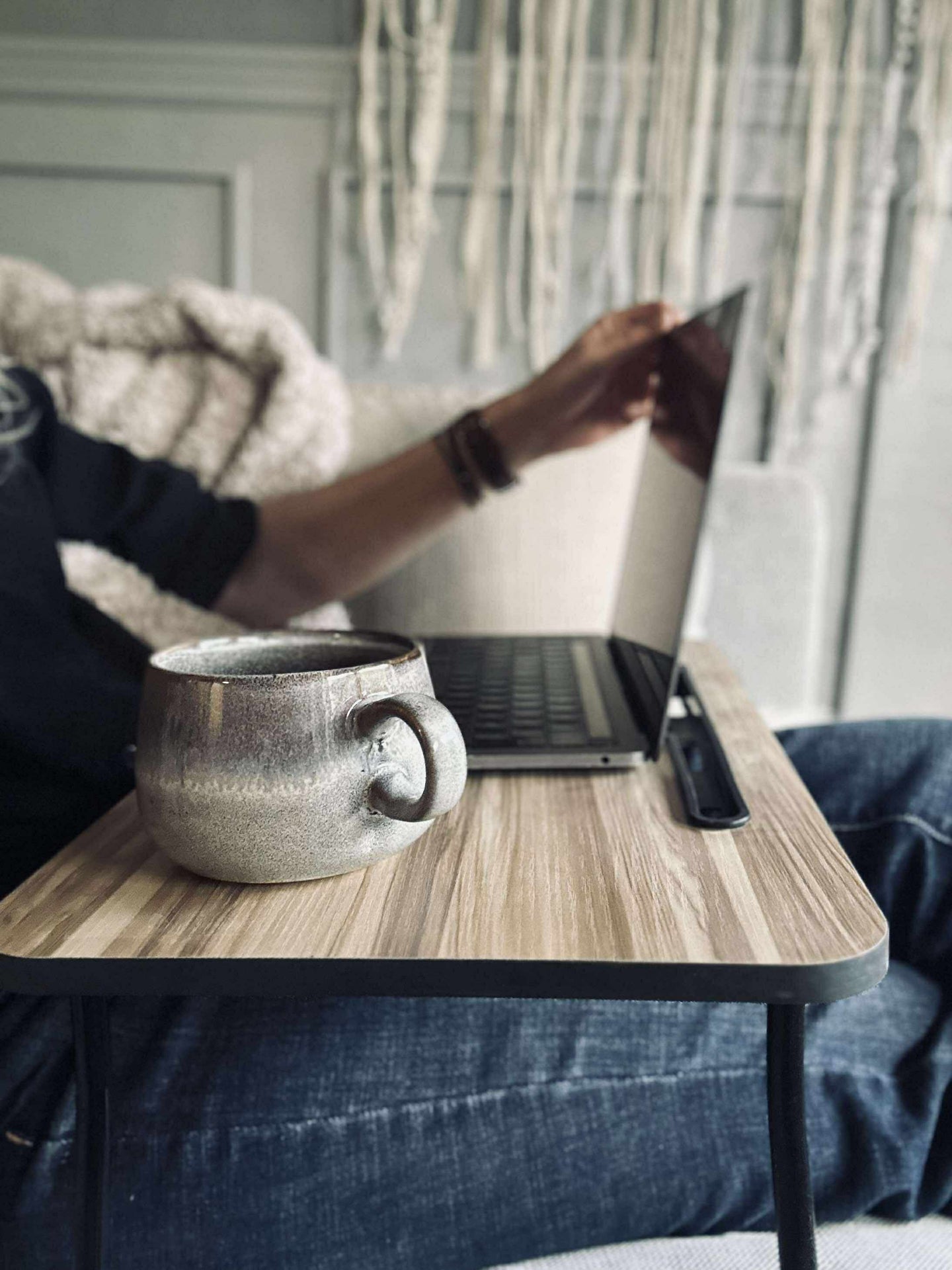 Brickbord med hållare för iPad / telefon