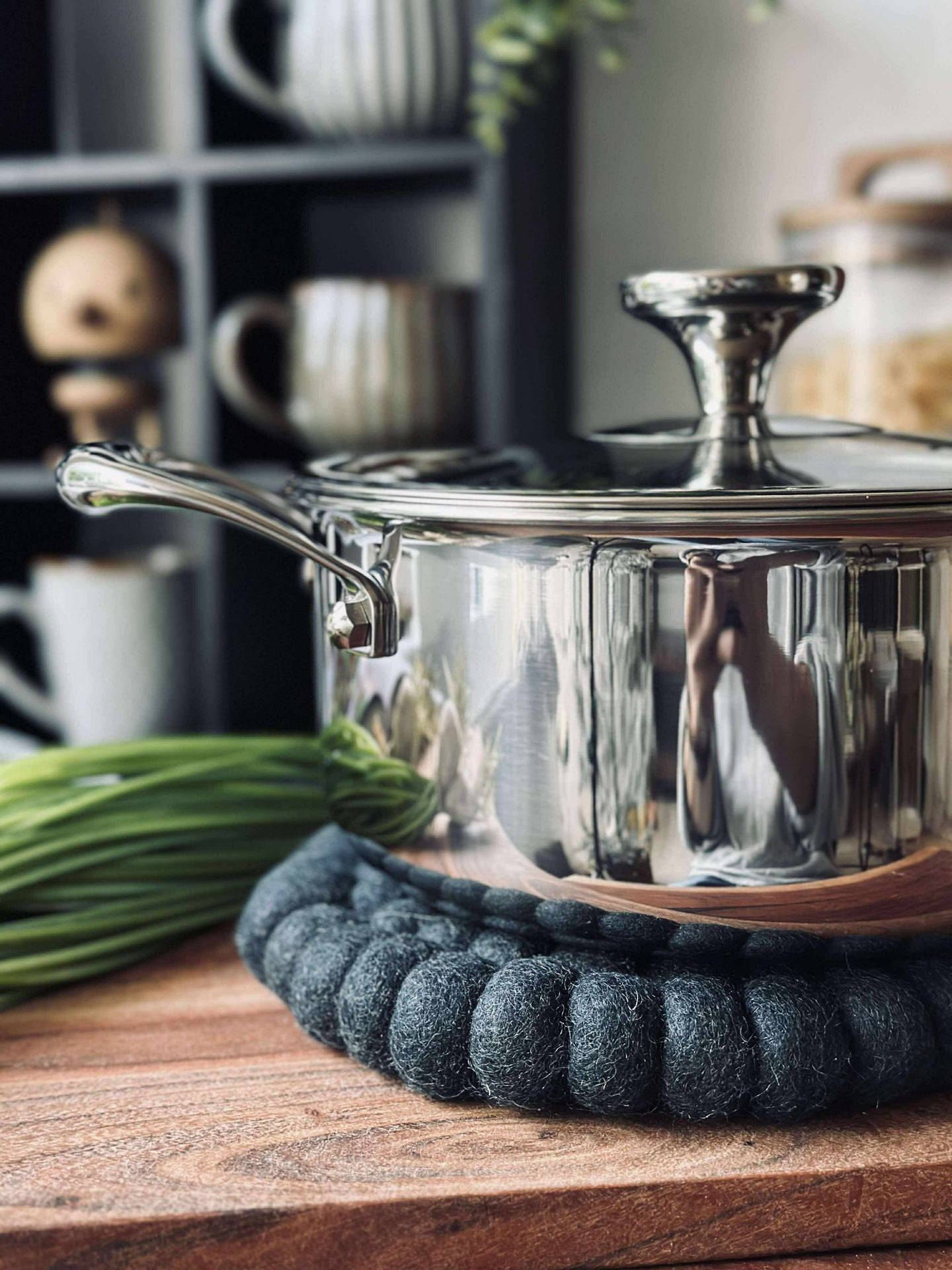 Bordsunderlägg DOTS - Marinblå ull