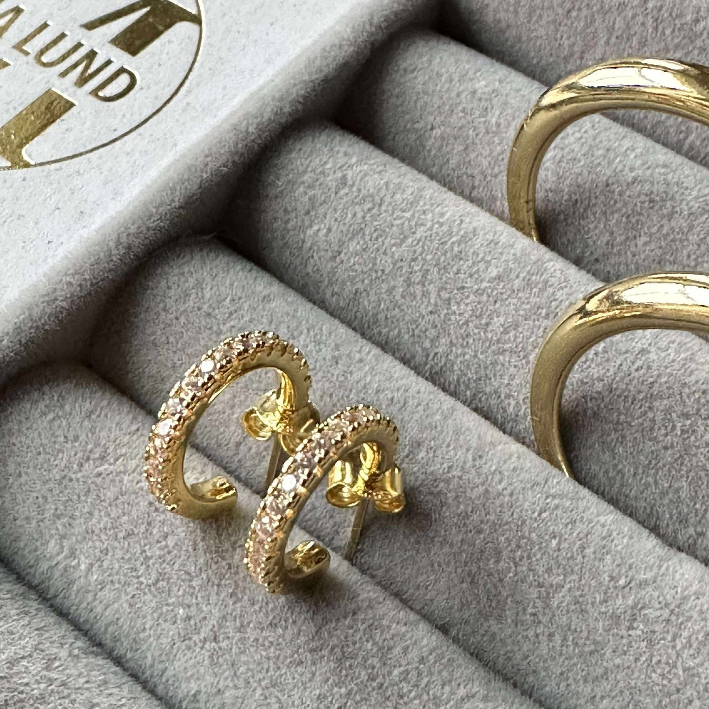 Örhängen IZA med klara zirkoner - förgylld