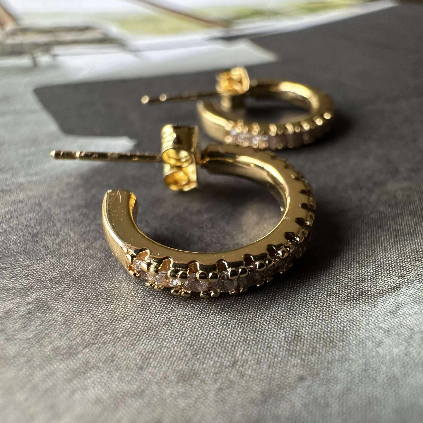 Örhängen IZA med klara zirkoner - förgylld