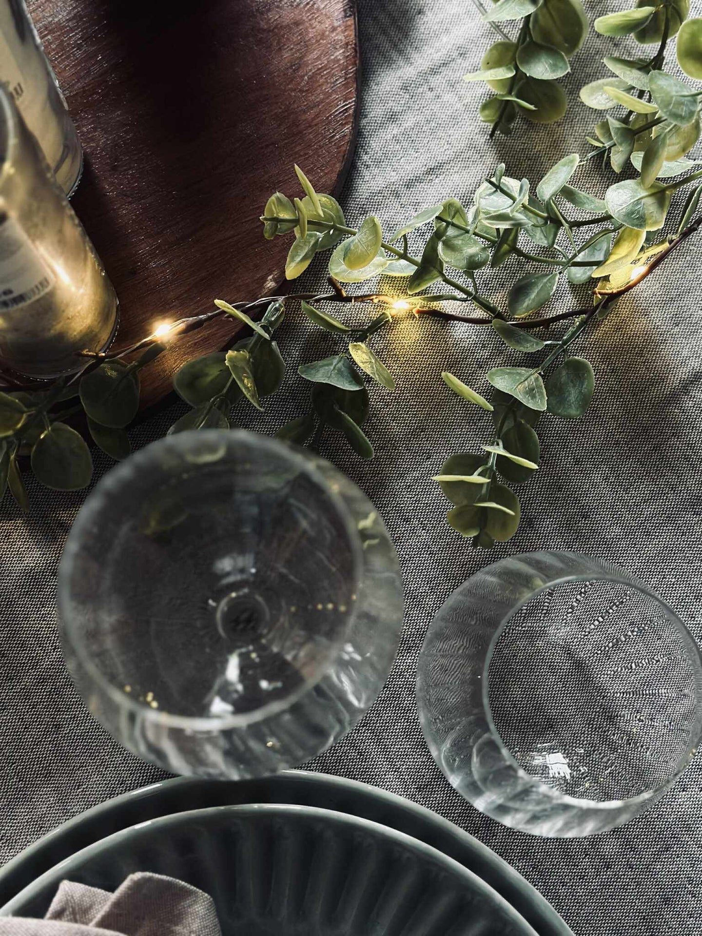 Ljusslinga med gröna eukalyptusblad