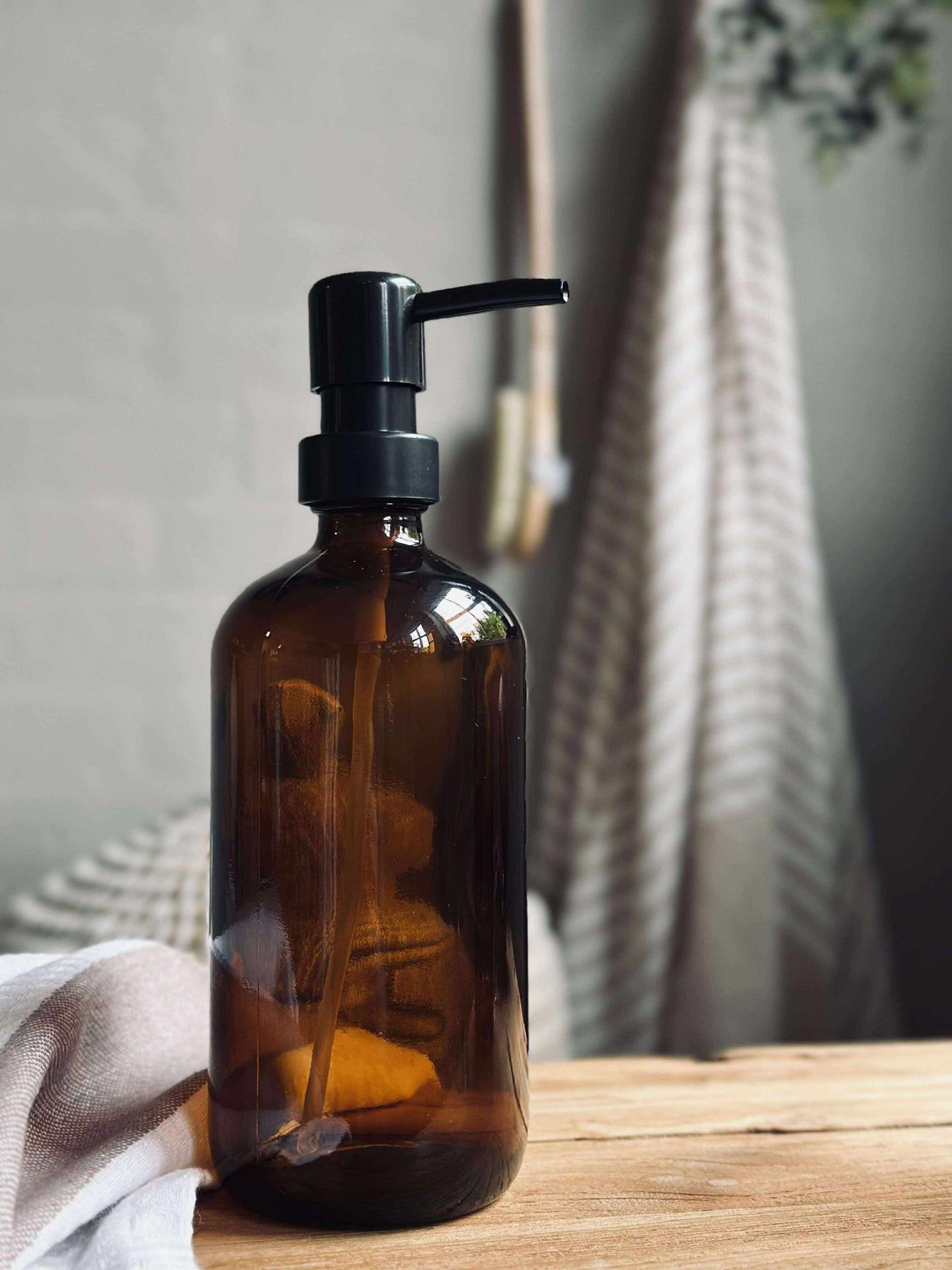 Dispenser med pump - Brunt glas