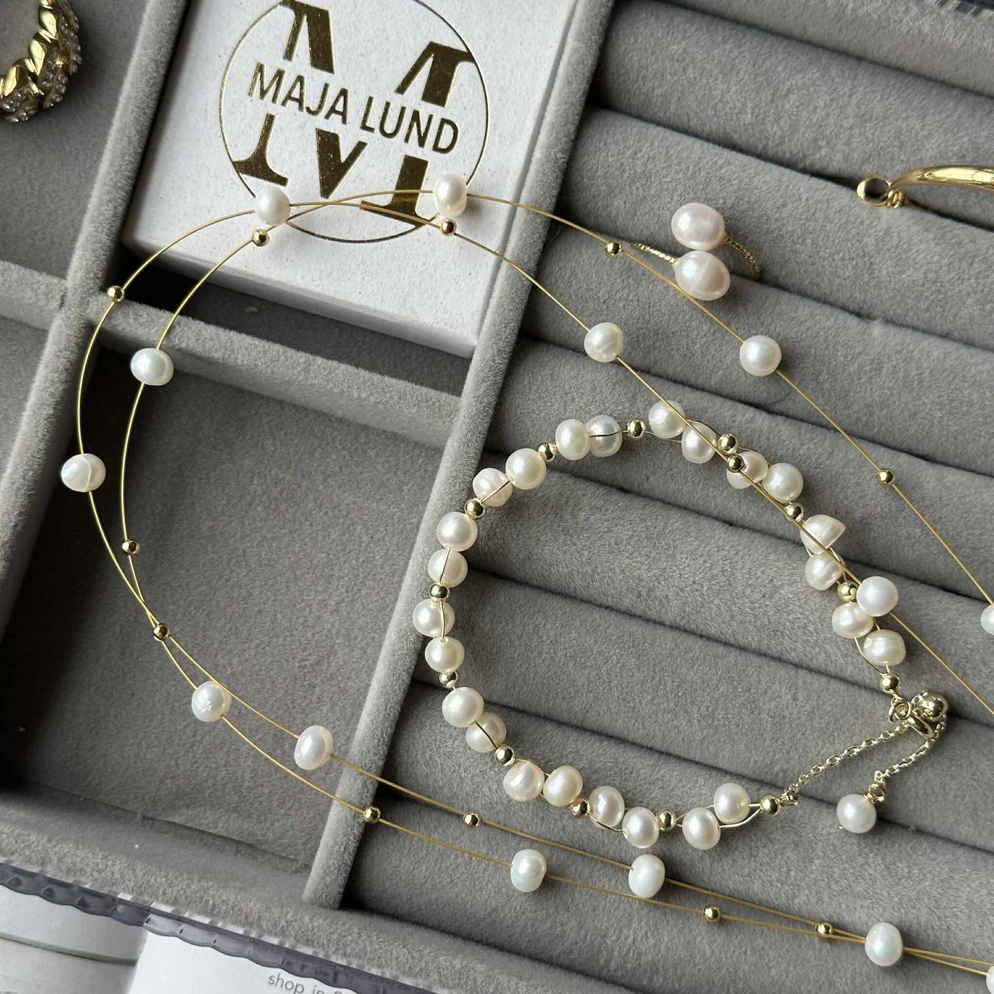 Halsband ELENA - dubbelkedja med äkta sötvattenspärlor