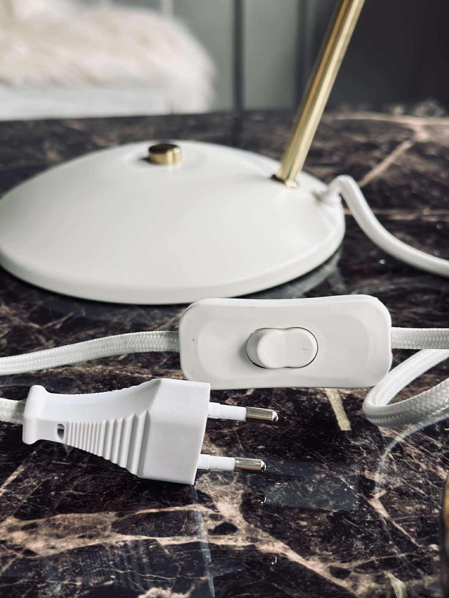 Bordslampa Retro - Vit / guld