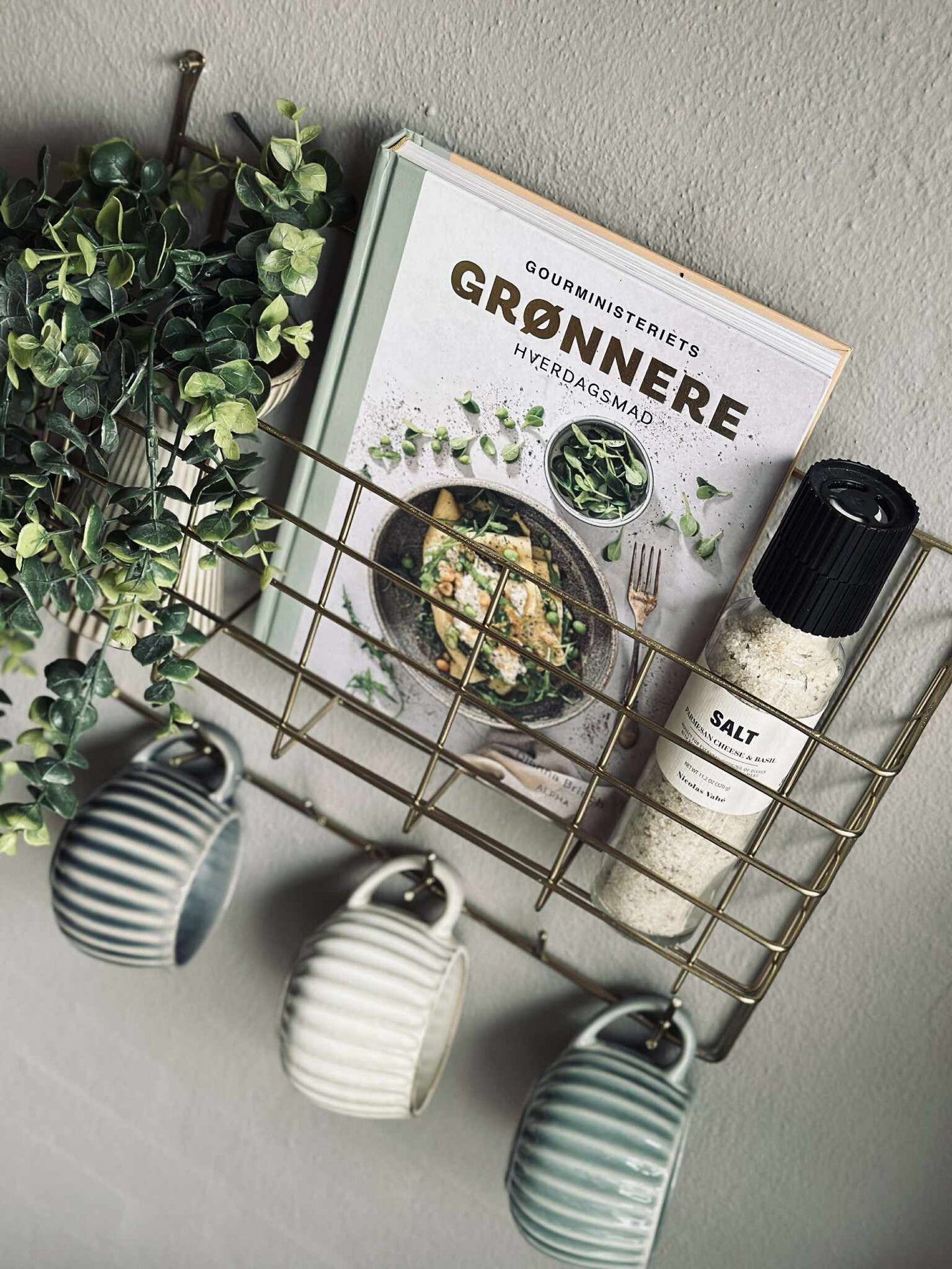 Vägghylla med krokar - Metall