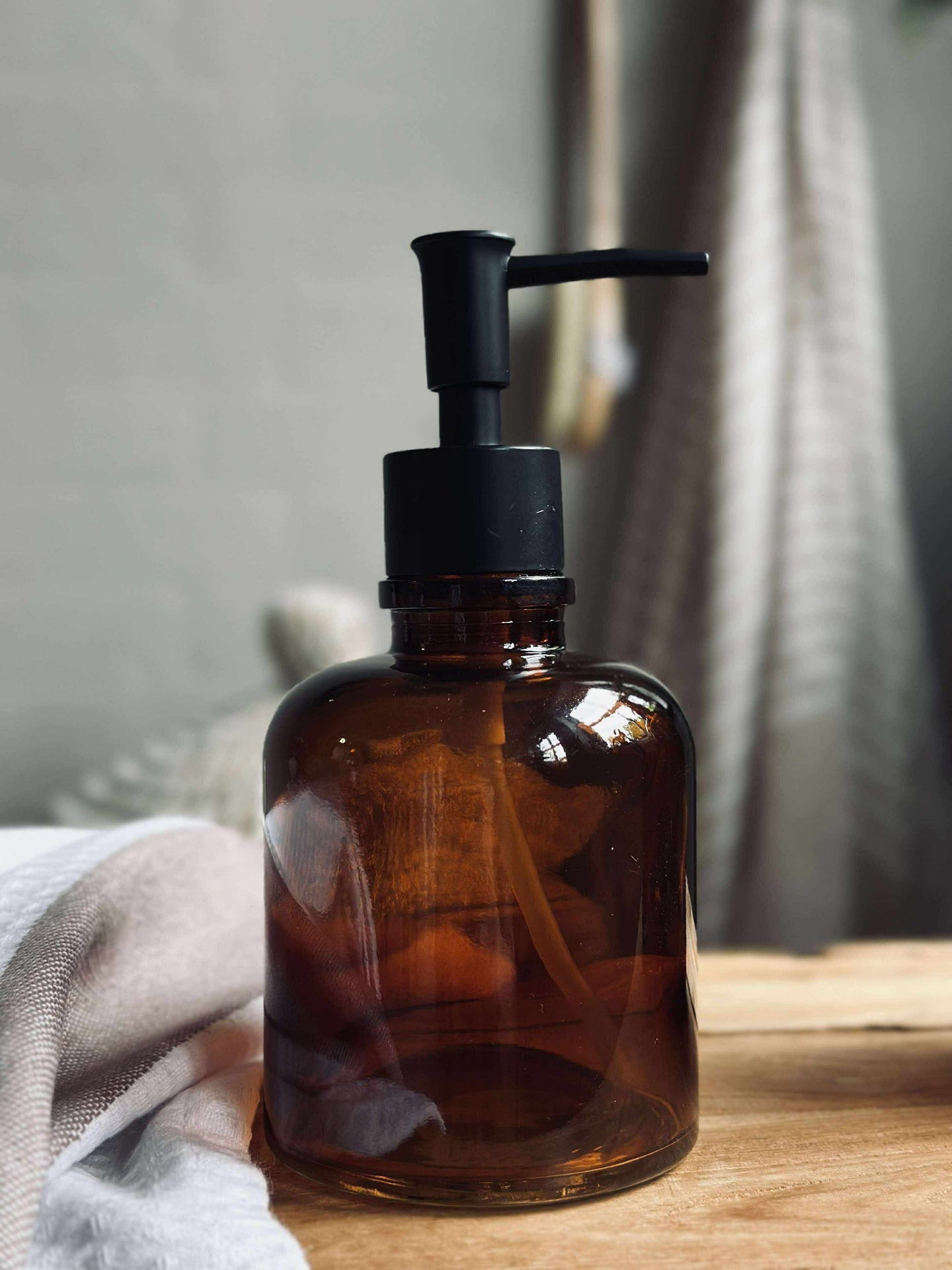 Dispenser med pump - Brunt glas