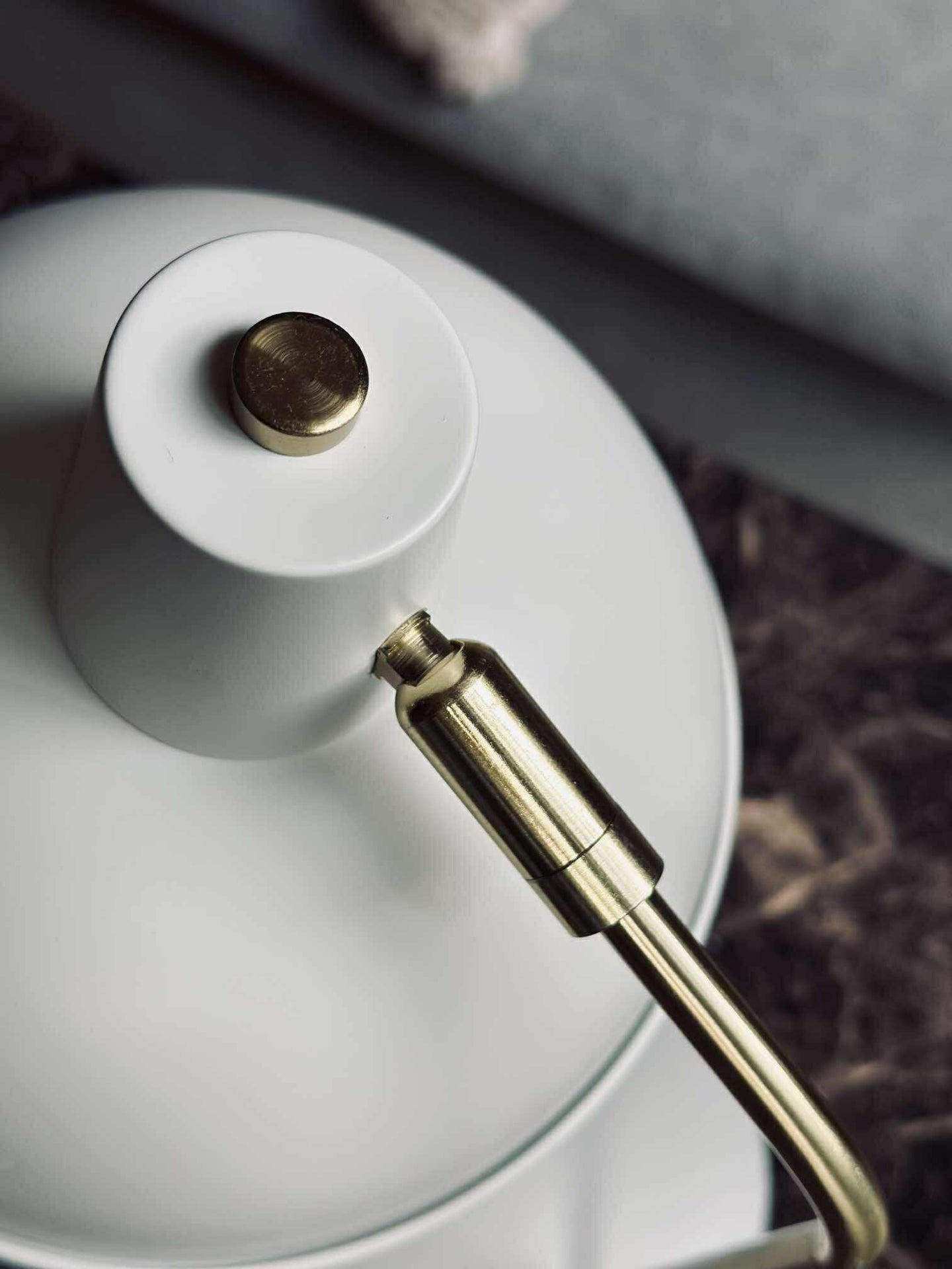 Bordslampa Retro - Vit / guld