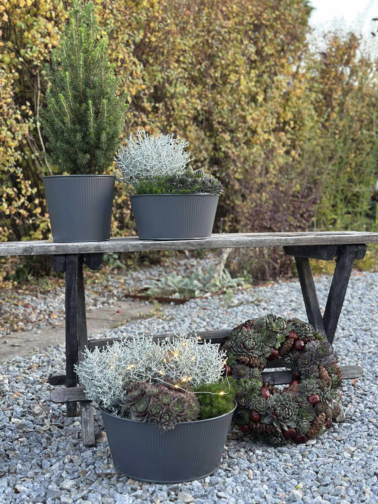 Rund kruka med räfflor - Grå