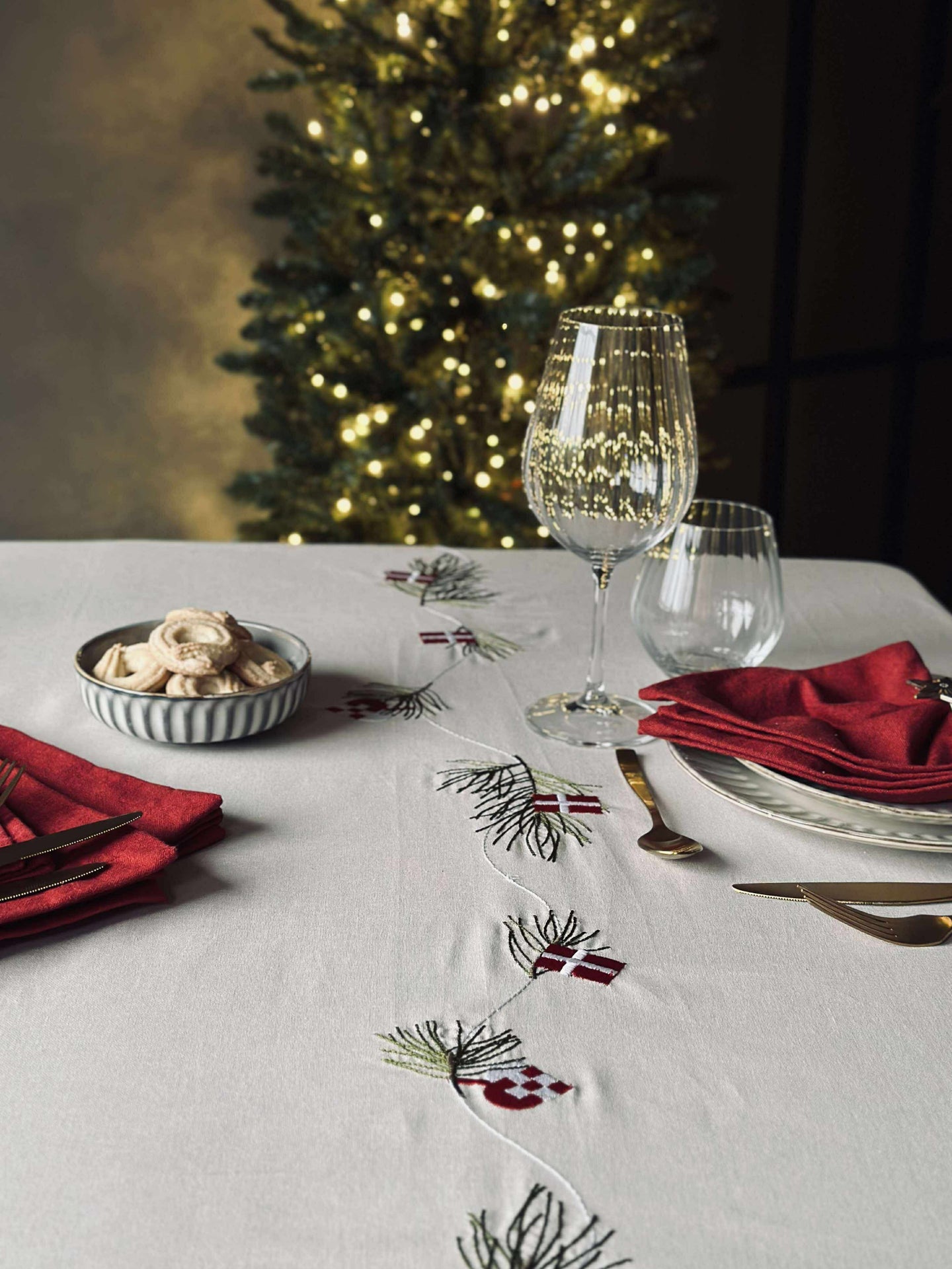 Julduk 140 x 240 - Dansk jul med flaggor och julhjärtan