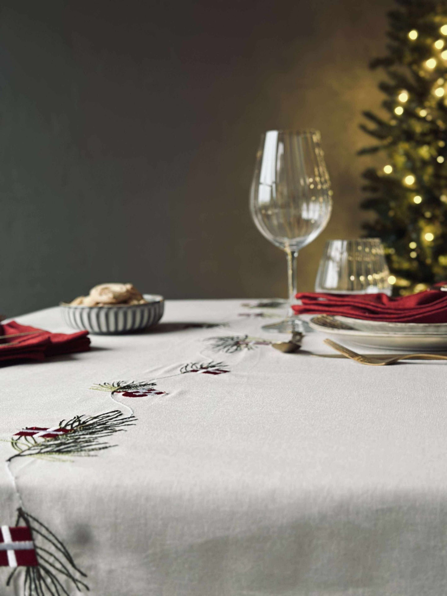 Julduk 140 x 240 - Dansk jul med flaggor och julhjärtan