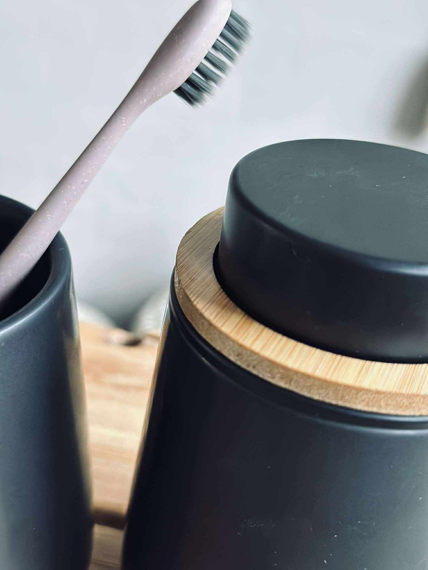 Dispenser med pump Svart - Dolomit