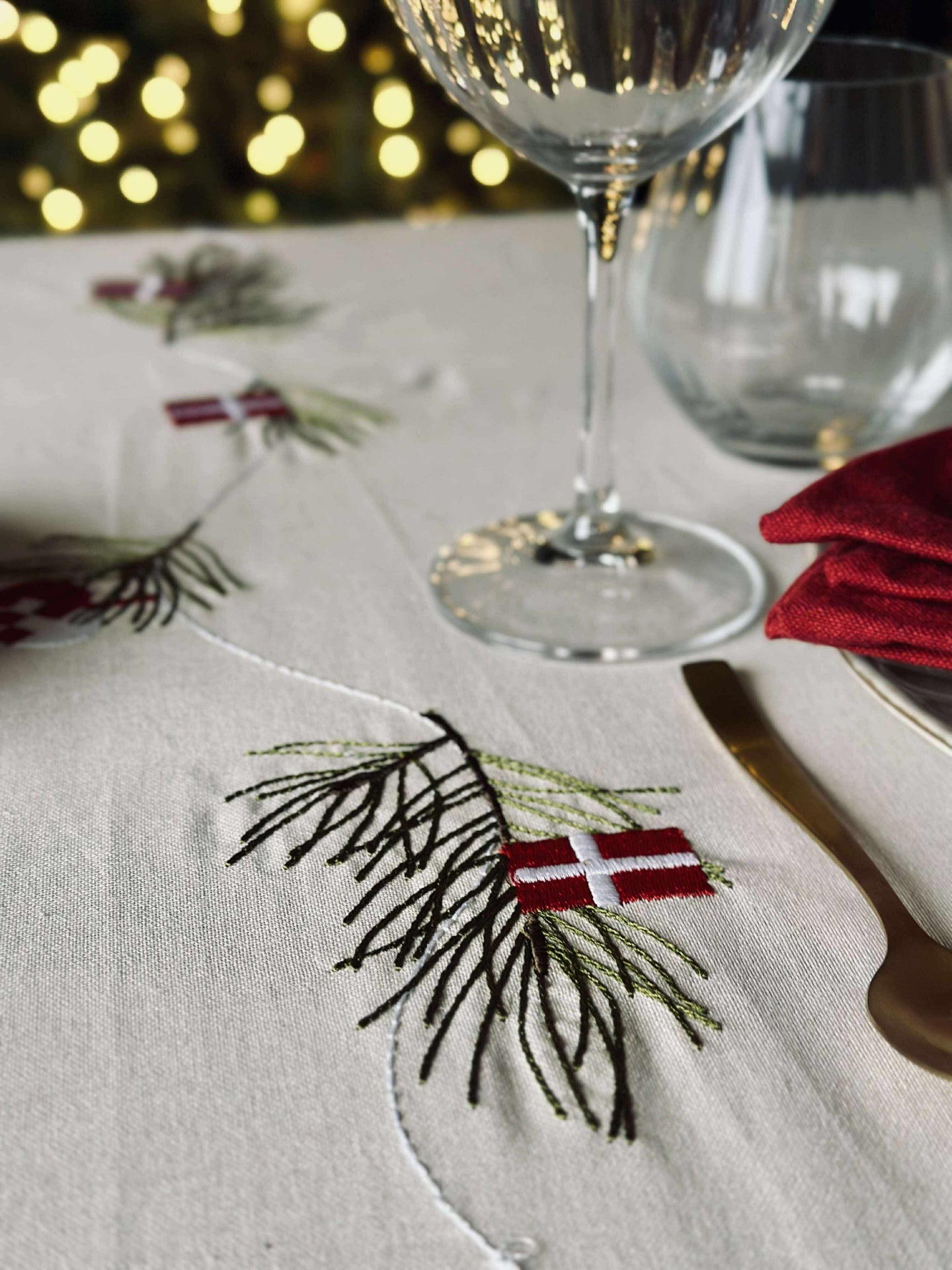 Julduk 140 x 240 - Dansk jul med flaggor och julhjärtan