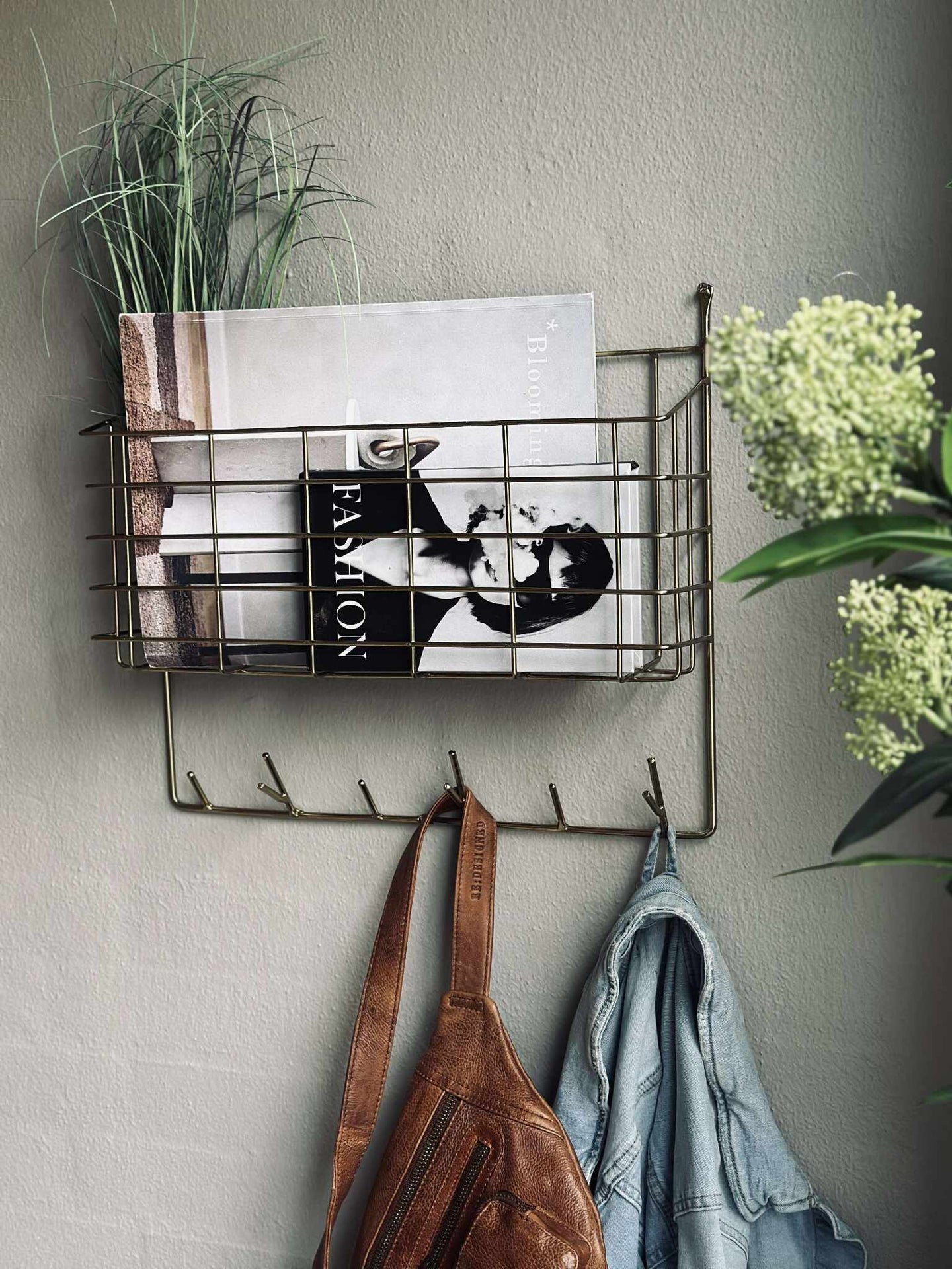 Vägghylla med krokar - Metall