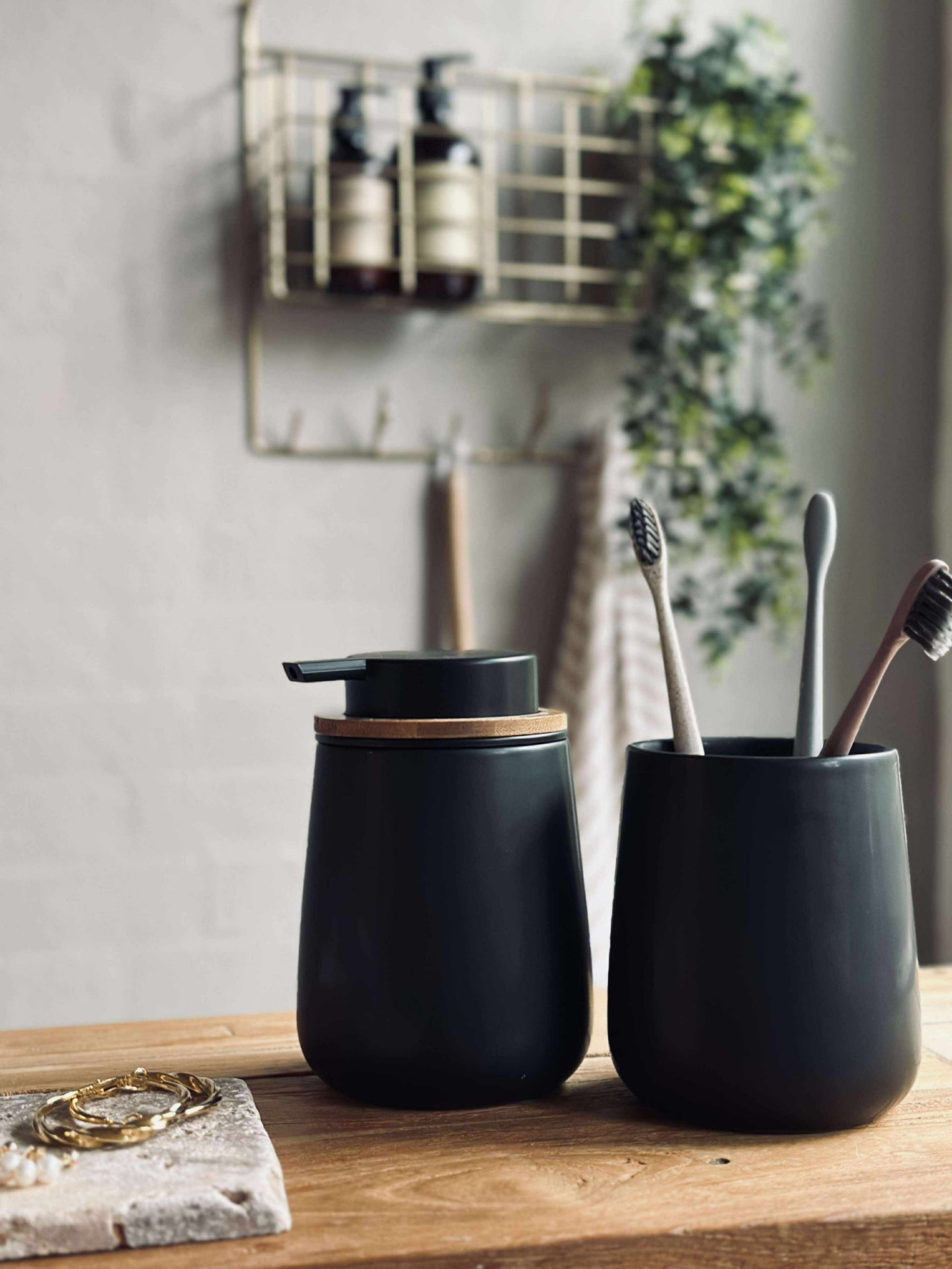 Dispenser med pump Svart - Dolomit