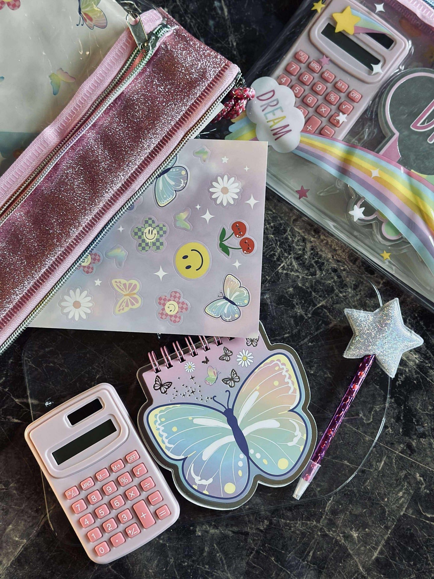 Flickväska med innehåll - MIX