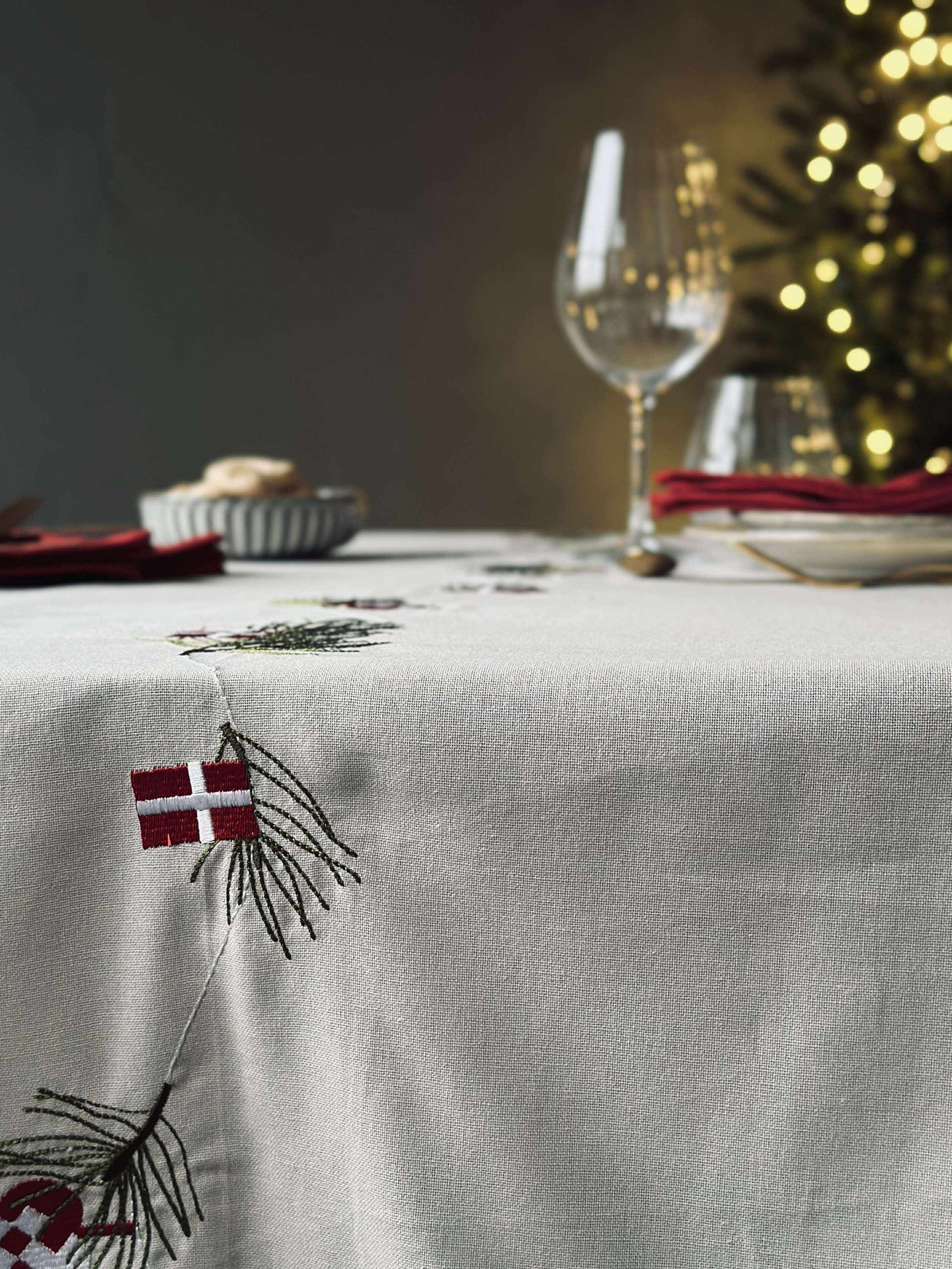 Julduk 140 x 240 - Dansk jul med flaggor och julhjärtan