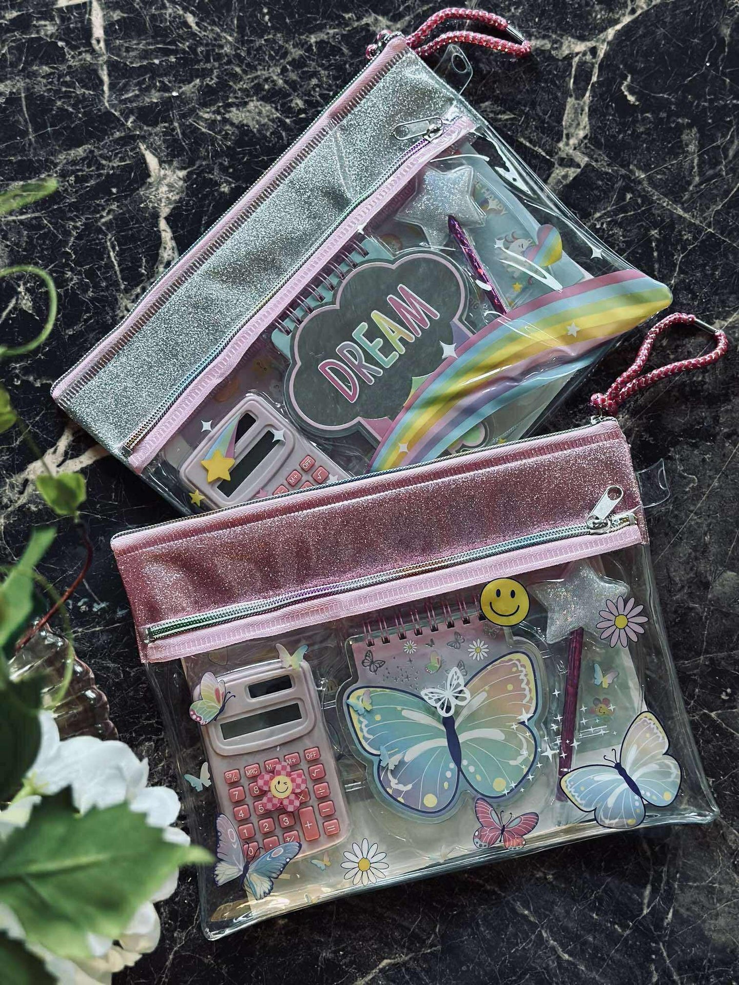 Flickväska med innehåll - MIX