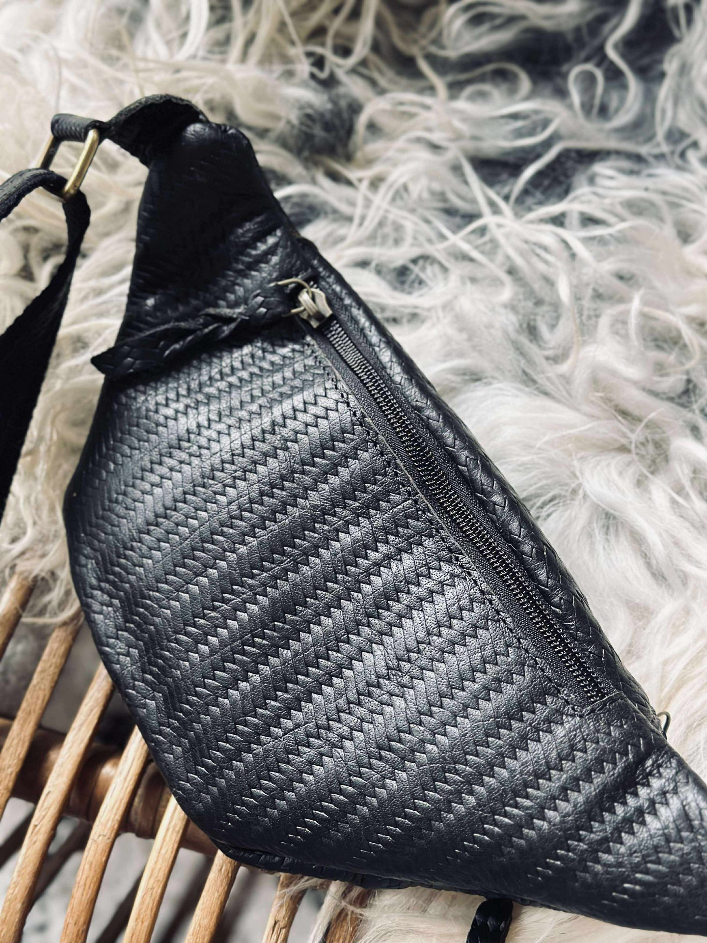 Bumbag Tasha - Svart flätad