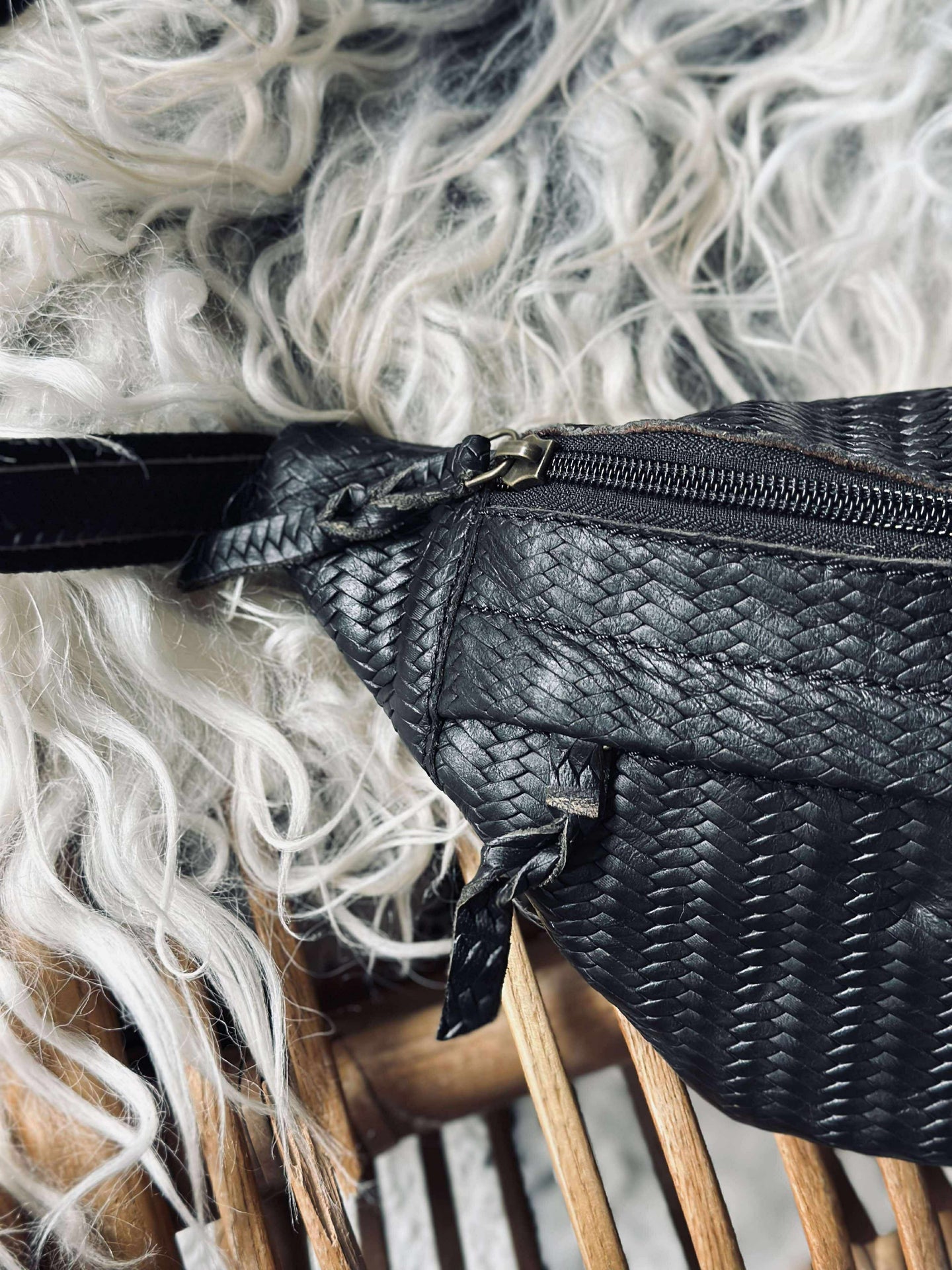 Bumbag Tasha - Svart flätad