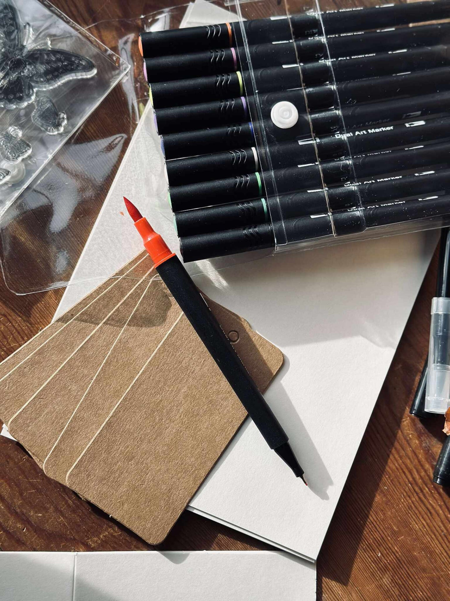 Pysselset med skrivmaterial