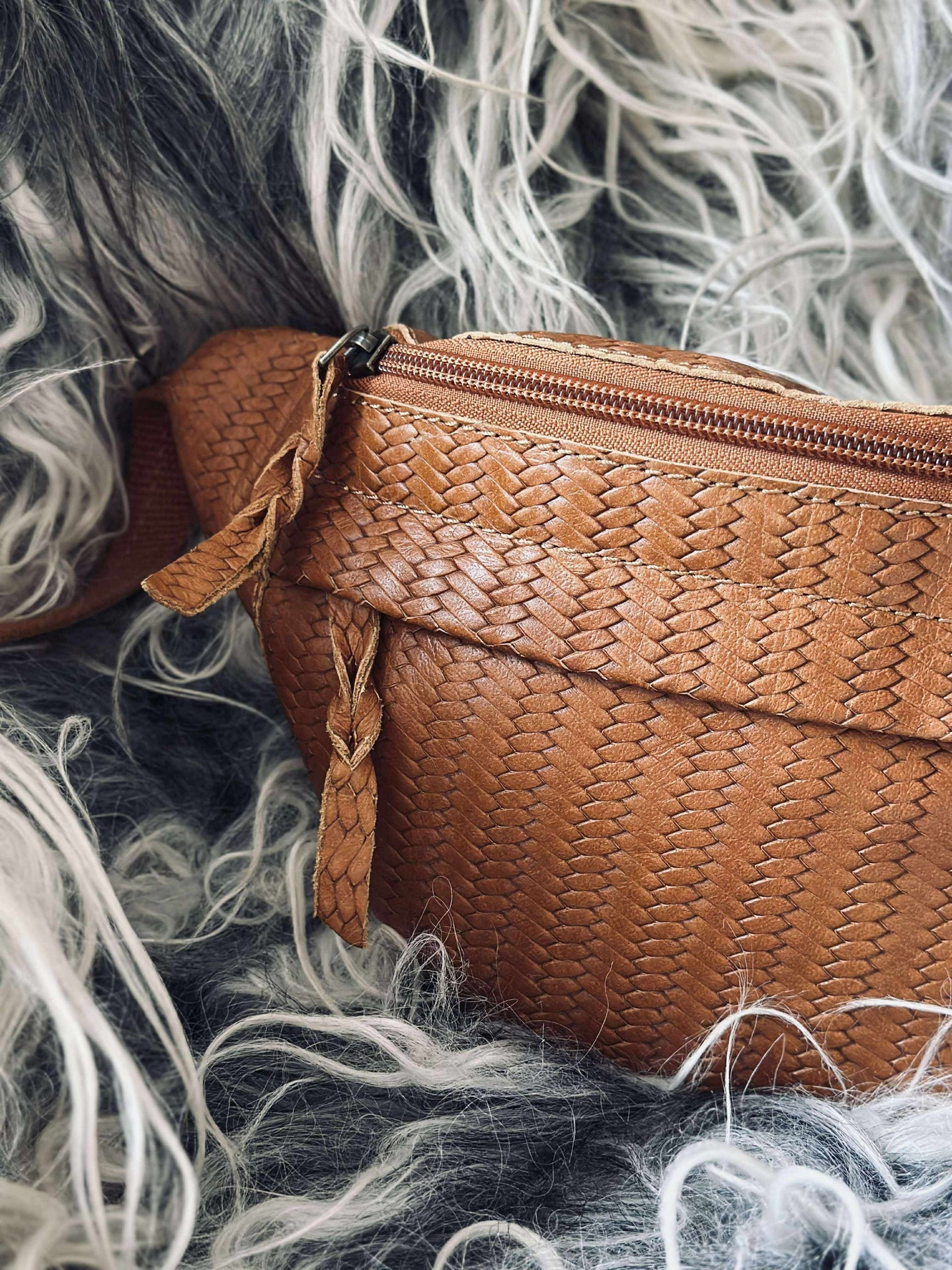 Bumbag Tasha - Cognac flätad