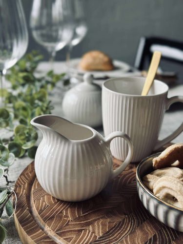 Räfflad Mjölkkanna - Porslin