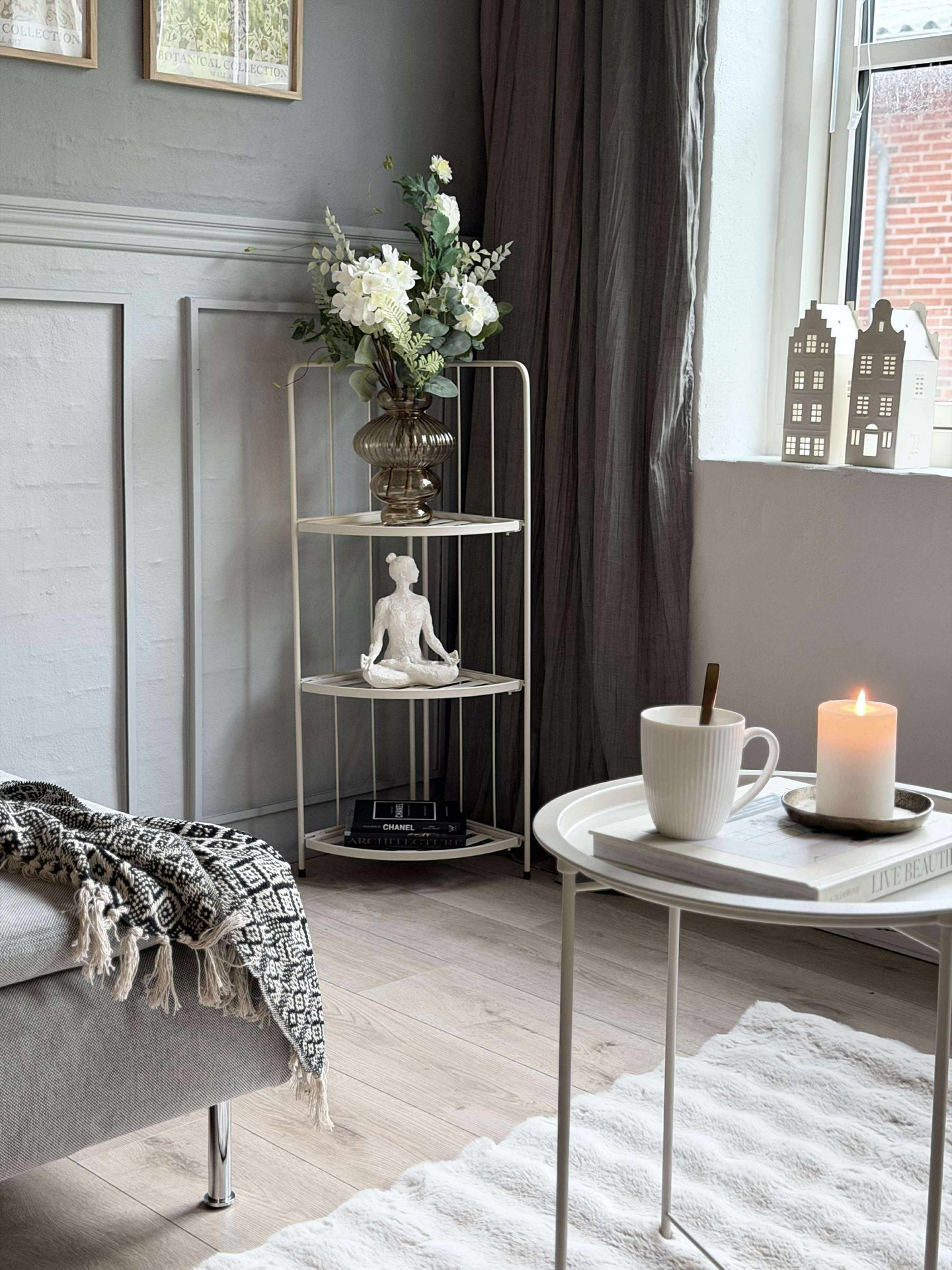 Hylla i metall - Vit