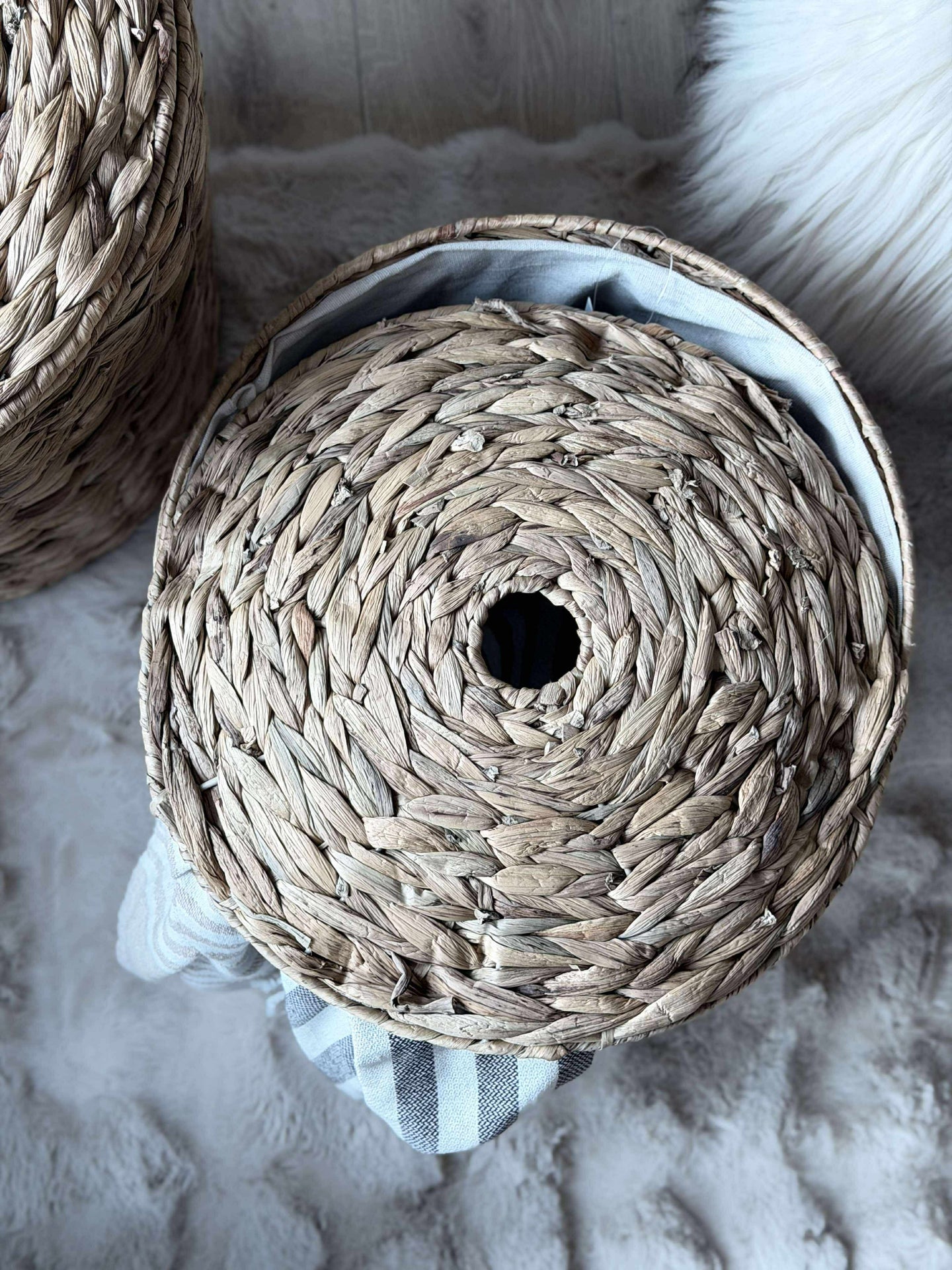 Tvättkorg i vattenhyacint - 2 st.