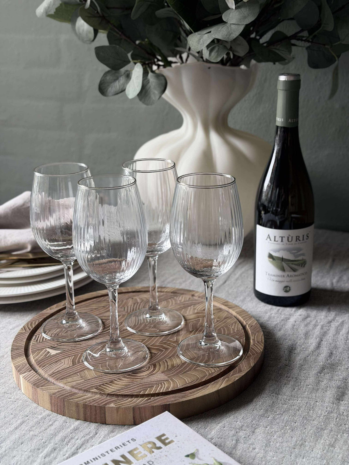 Vinglas Ribbade med guldkant - 4 st. 350 ml