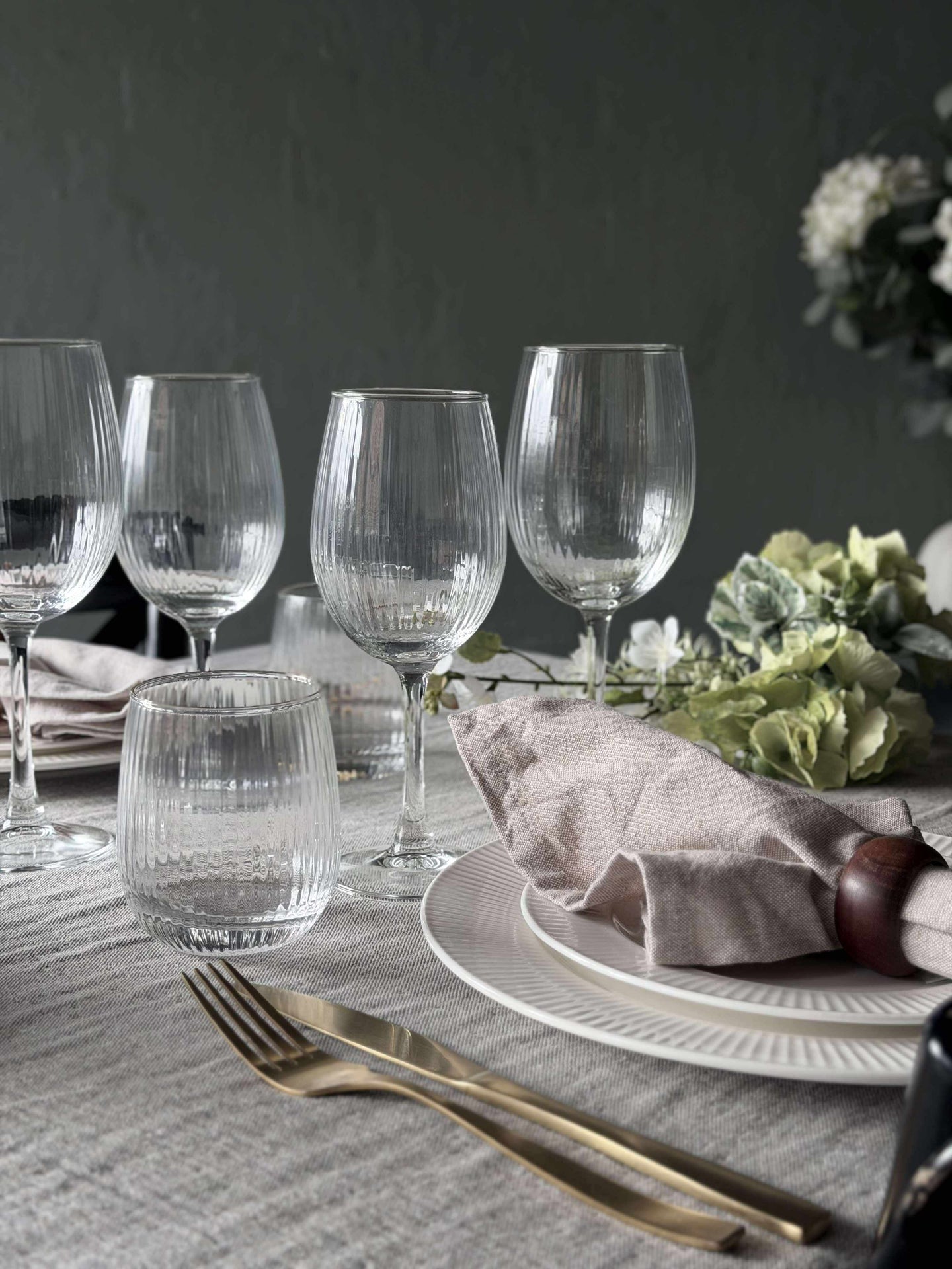 Vinglas Rillet med guldkant - 4 st. 350ml