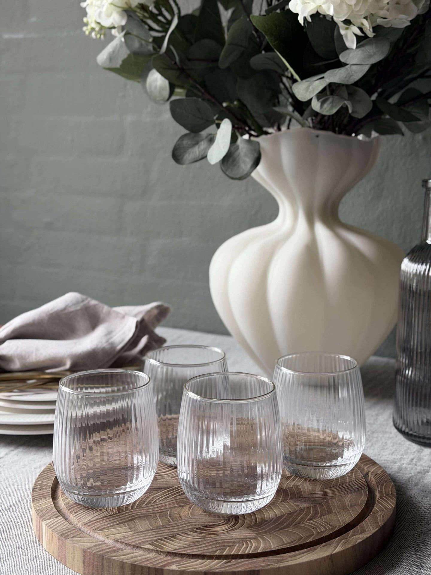 Vattenglas med räfflad design och guldkant - 4 st.