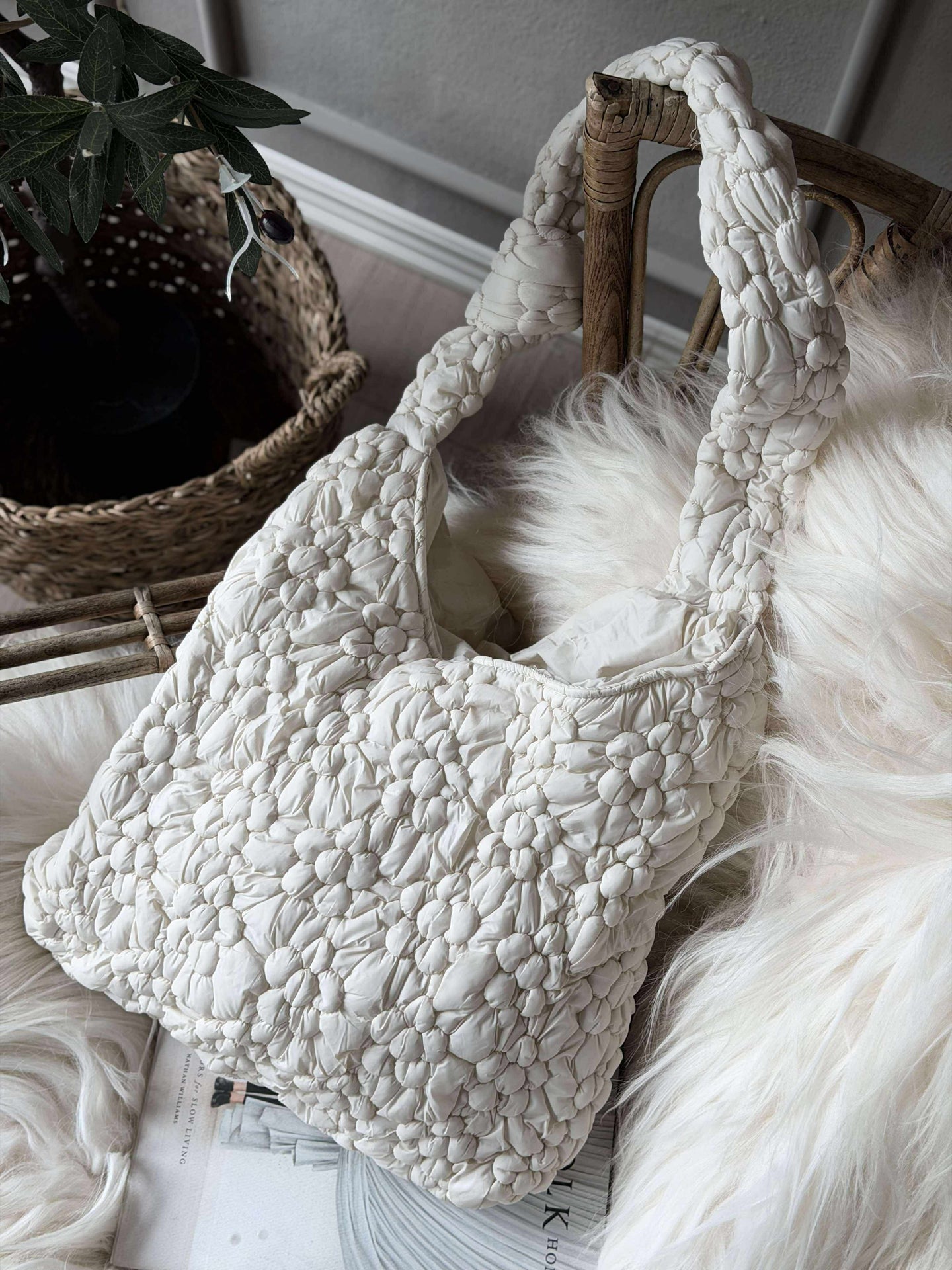 Trend Shopper - Off white