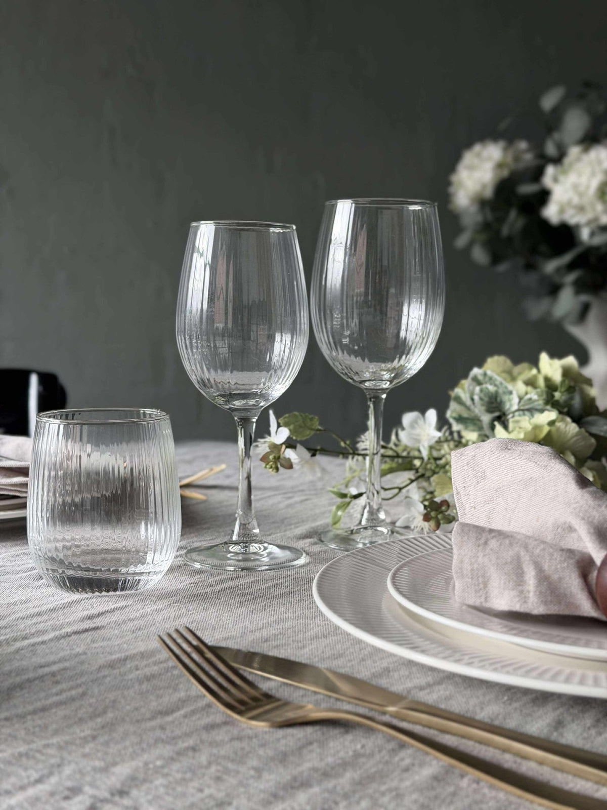 Vinglas Ribbade med guldkant - 4 st. 350 ml