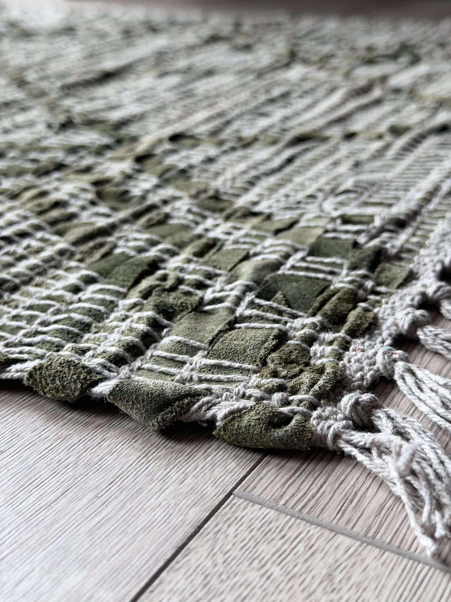 Entrématta läder med frans - Grön