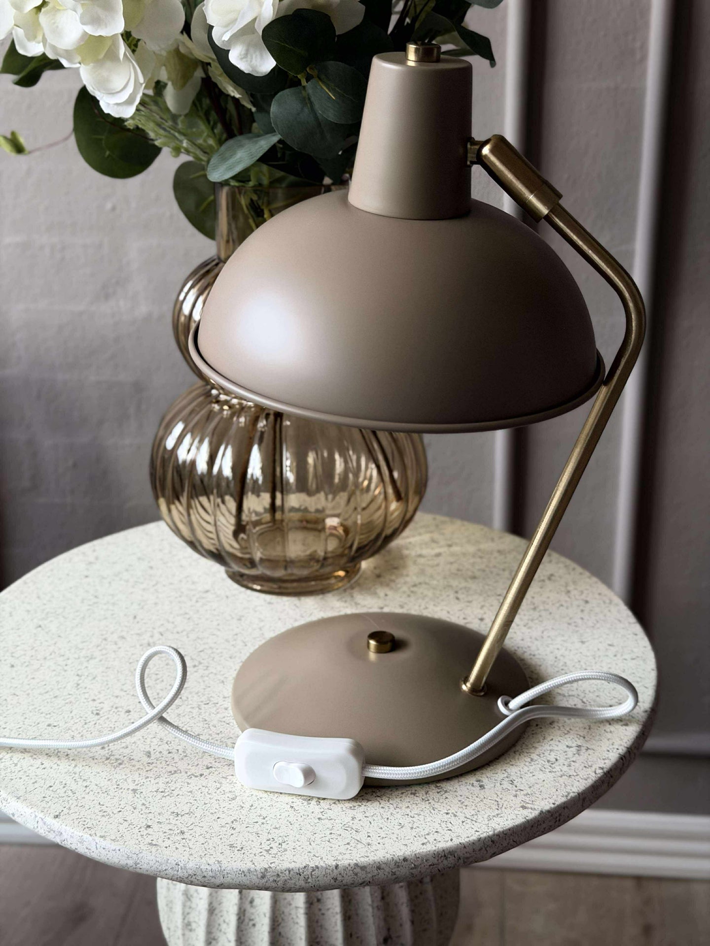Retro Bordslampa - Beige / guld