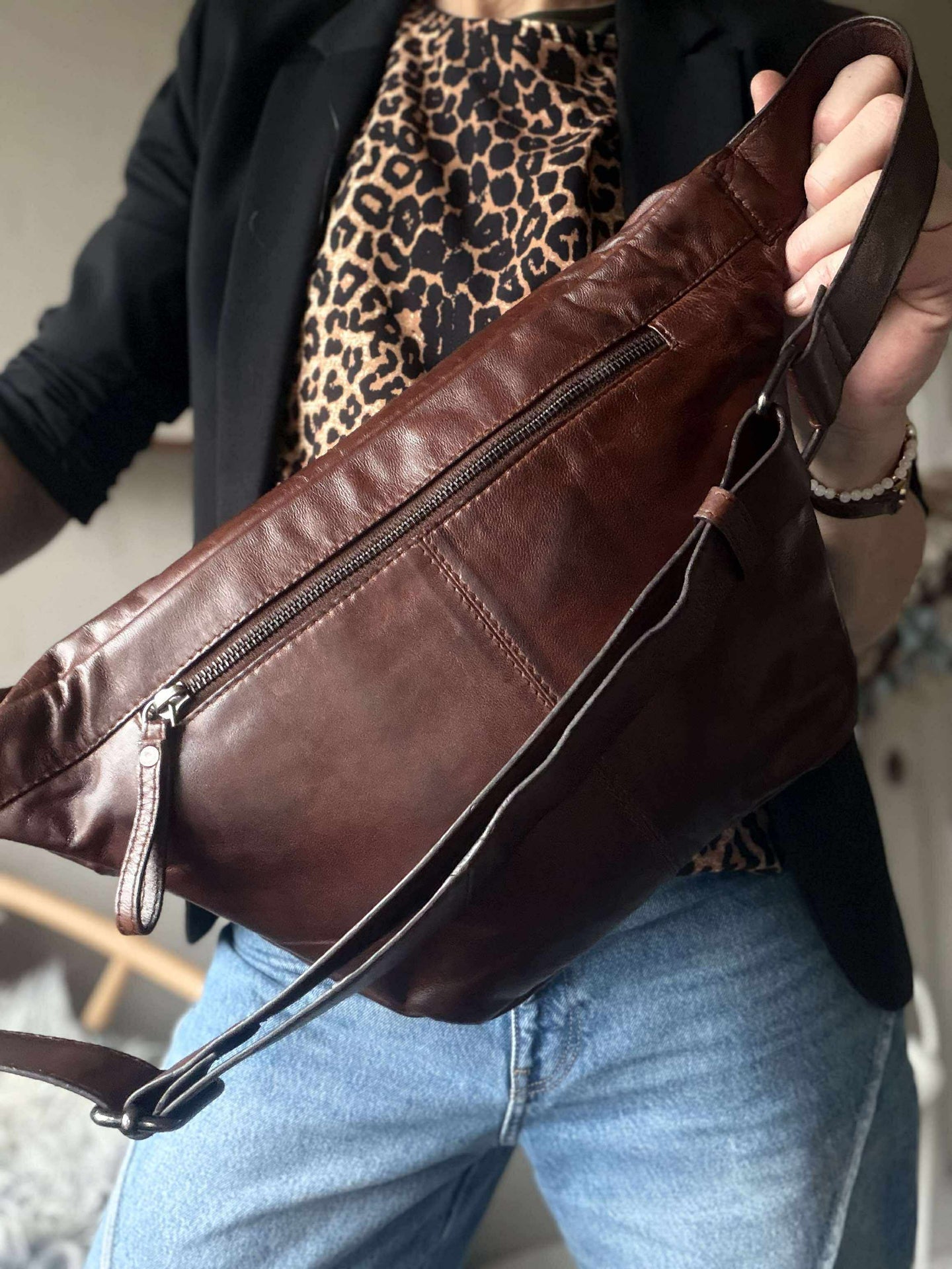 Midjeväska Olivia Dark Cognac