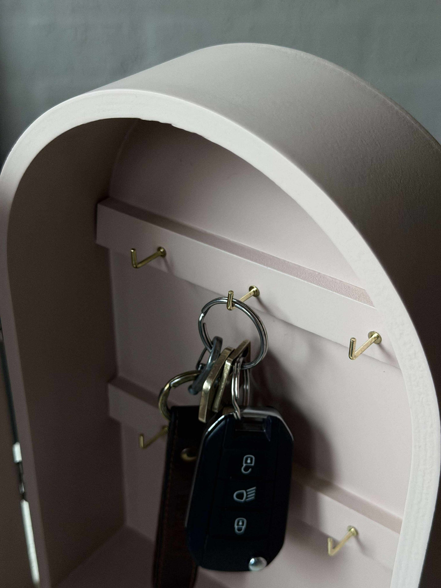 Nyckelskåp - Kräm eller rosa