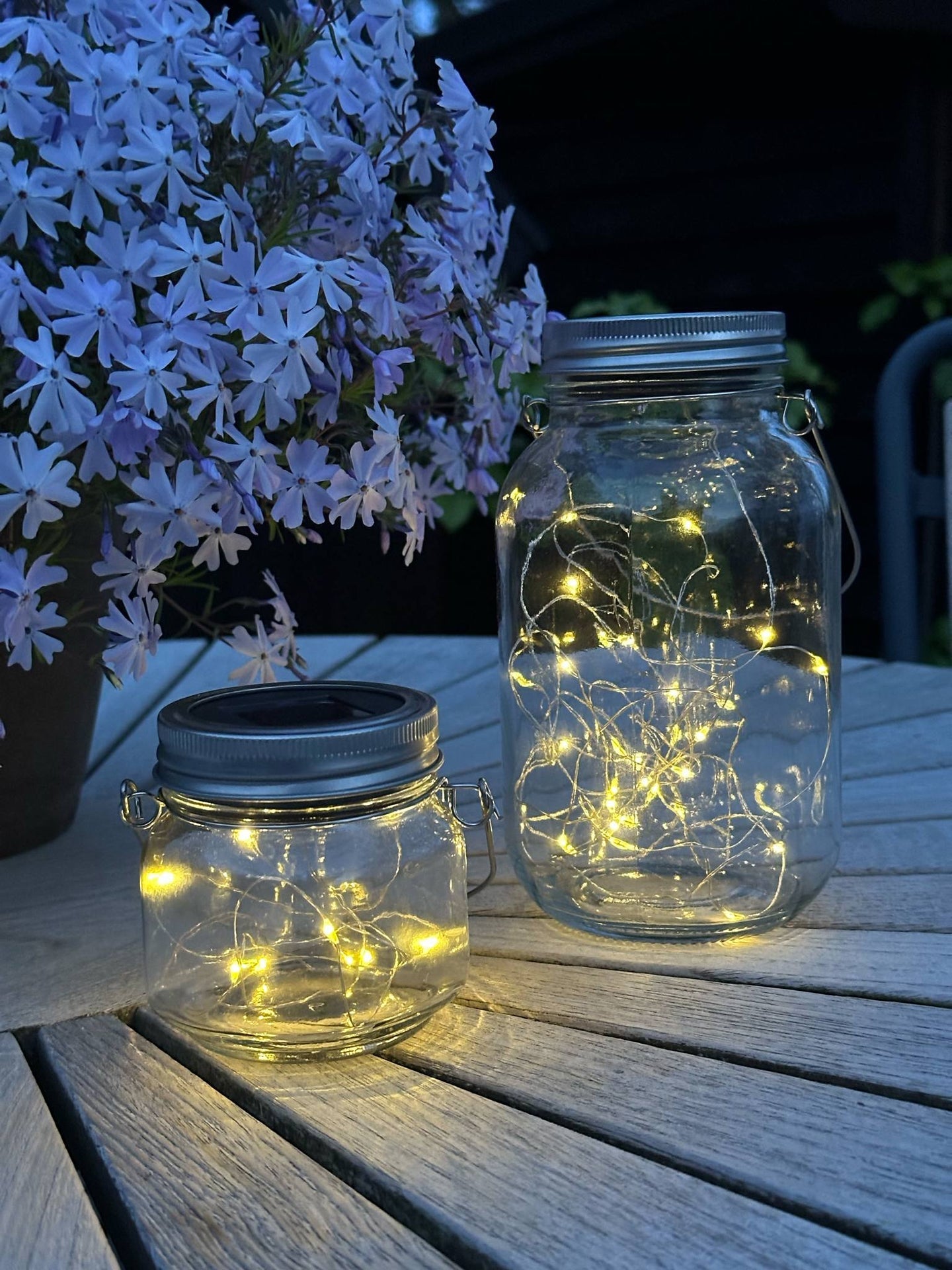 Solcellslykta med upphängning