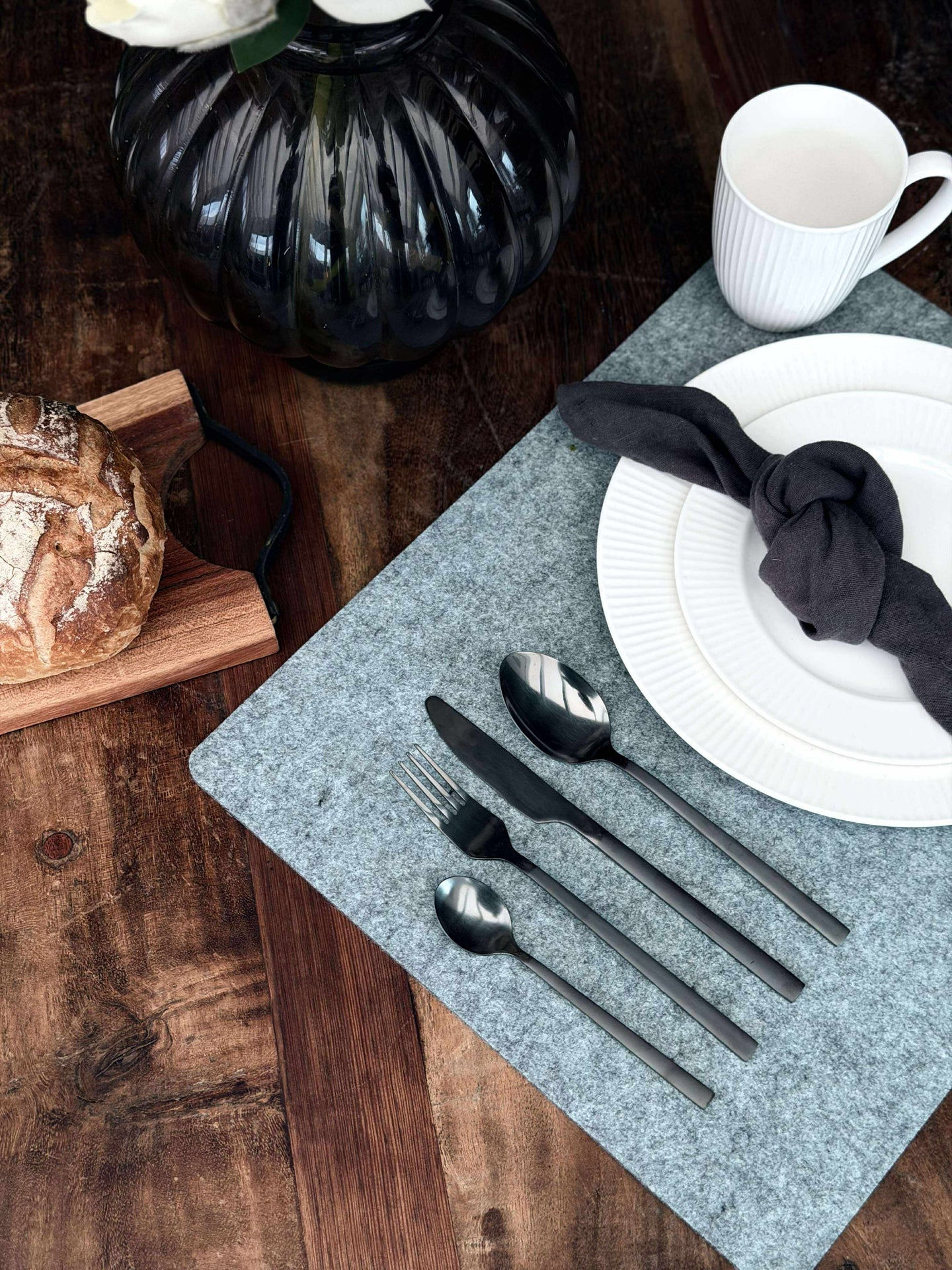 Bestick 16 delar i ask - Matt svart