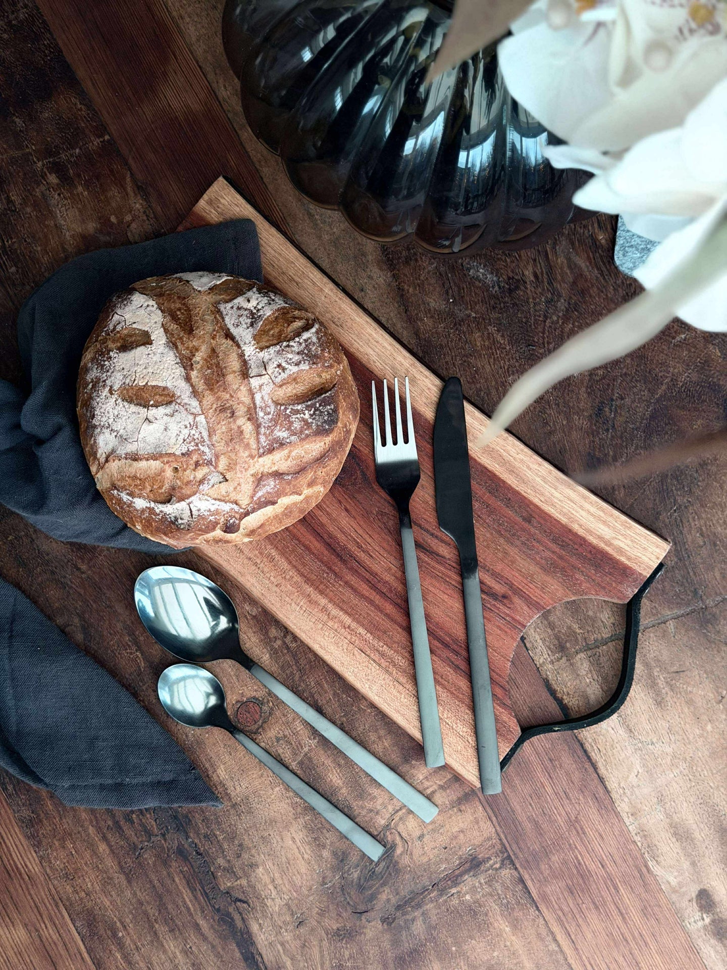 Bestick 16 delar i ask - Matt svart