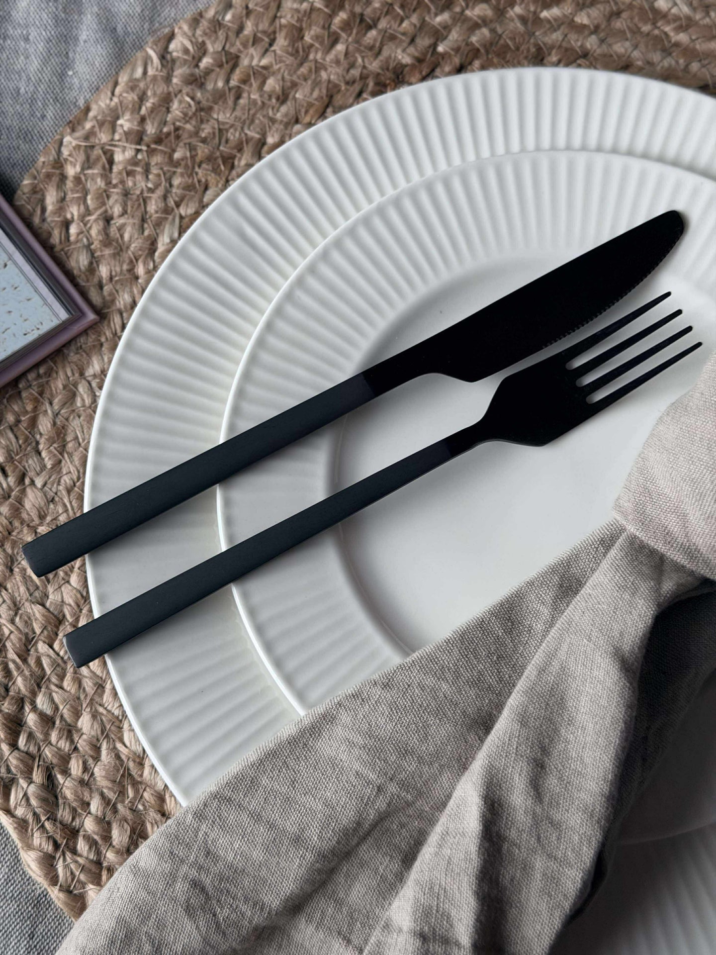 Bestick 16 delar i ask - Matt svart