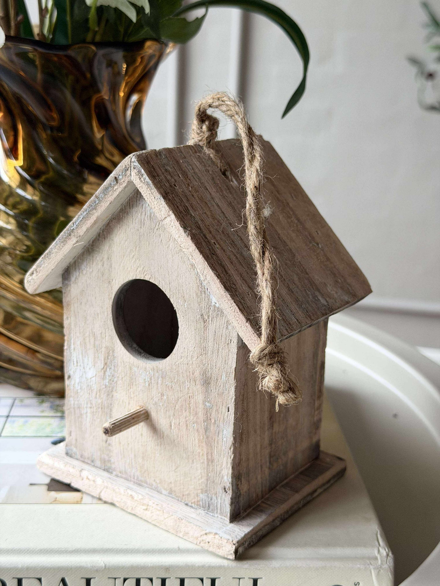 Fågelholk i trä - Ljusgrå