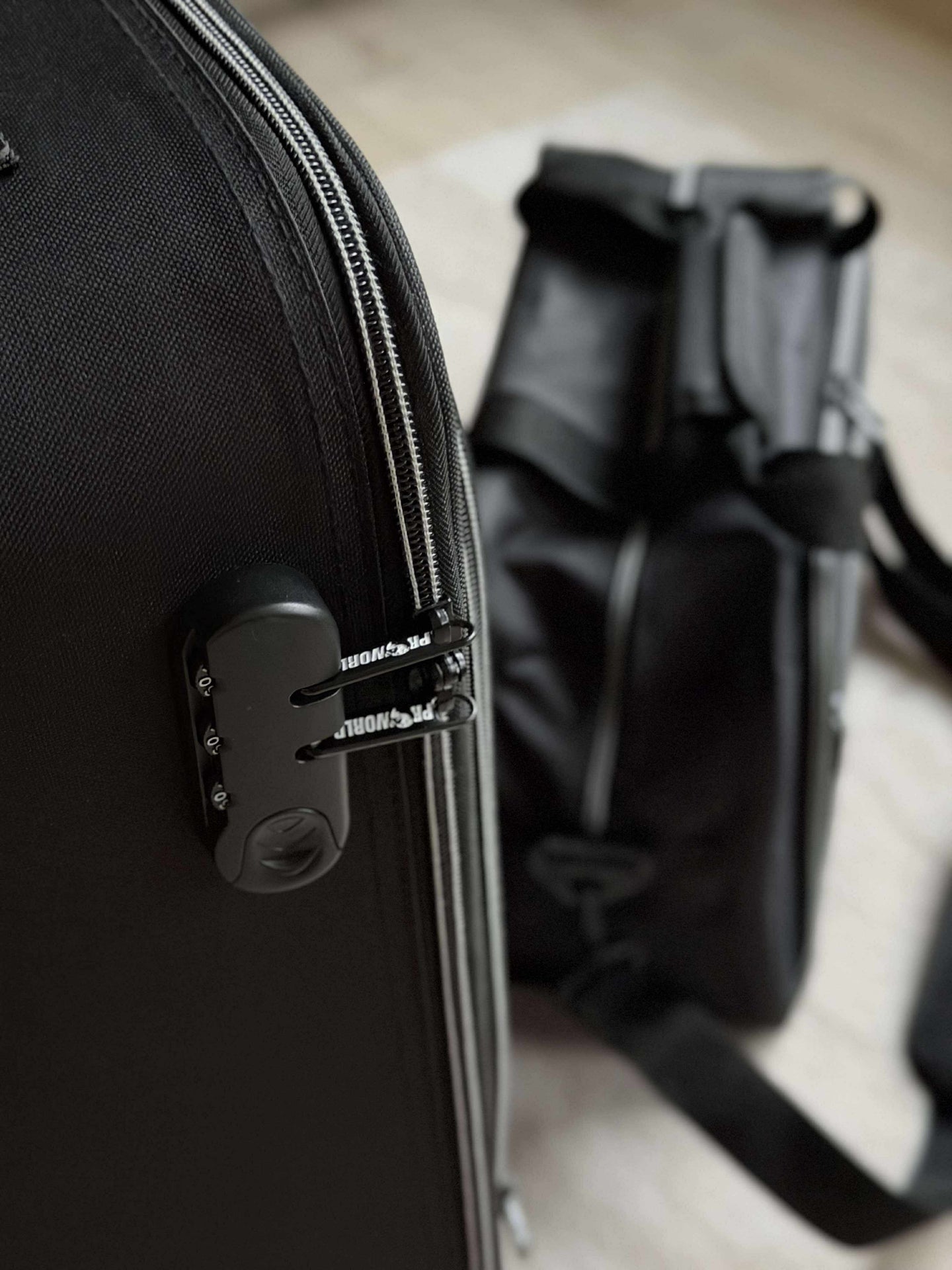 Kuffert-set med 3 kuffertar och väska för handbagage