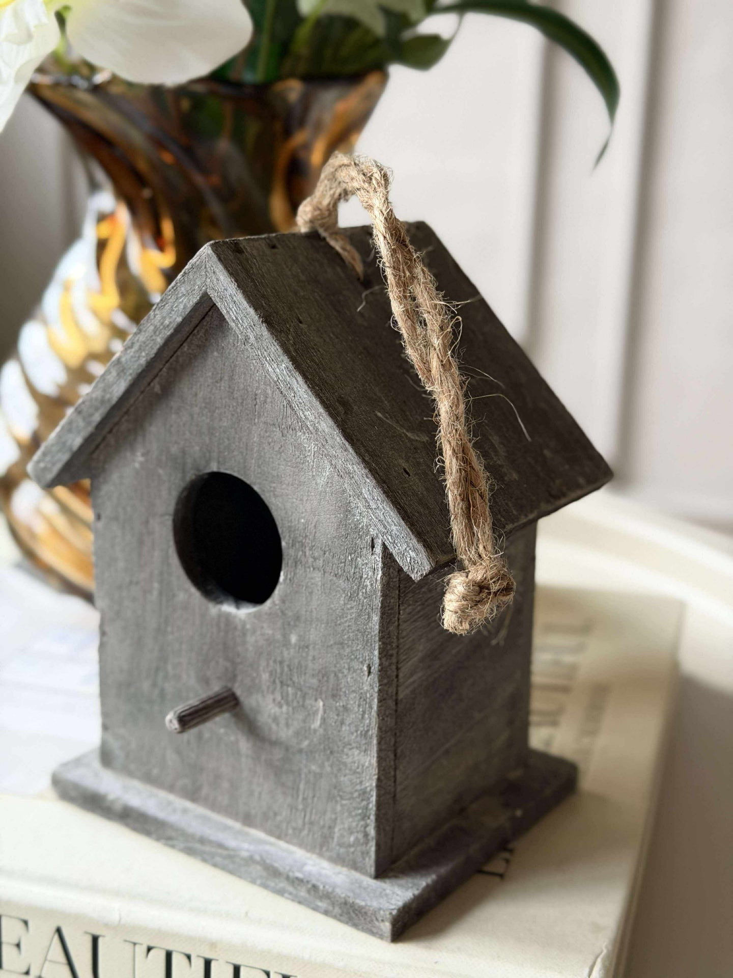 Fågelhus i trä - Grått