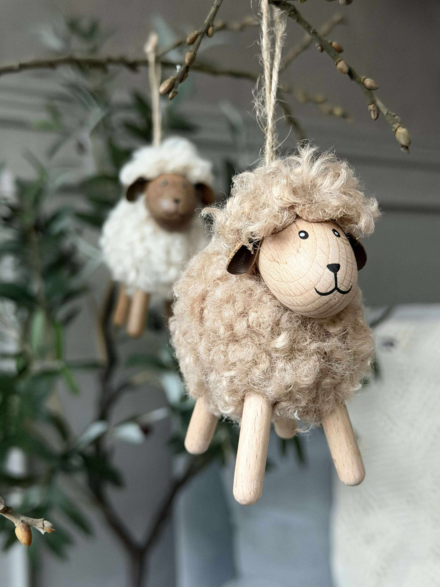 Får Fluffy Bok/Natur 8 cm